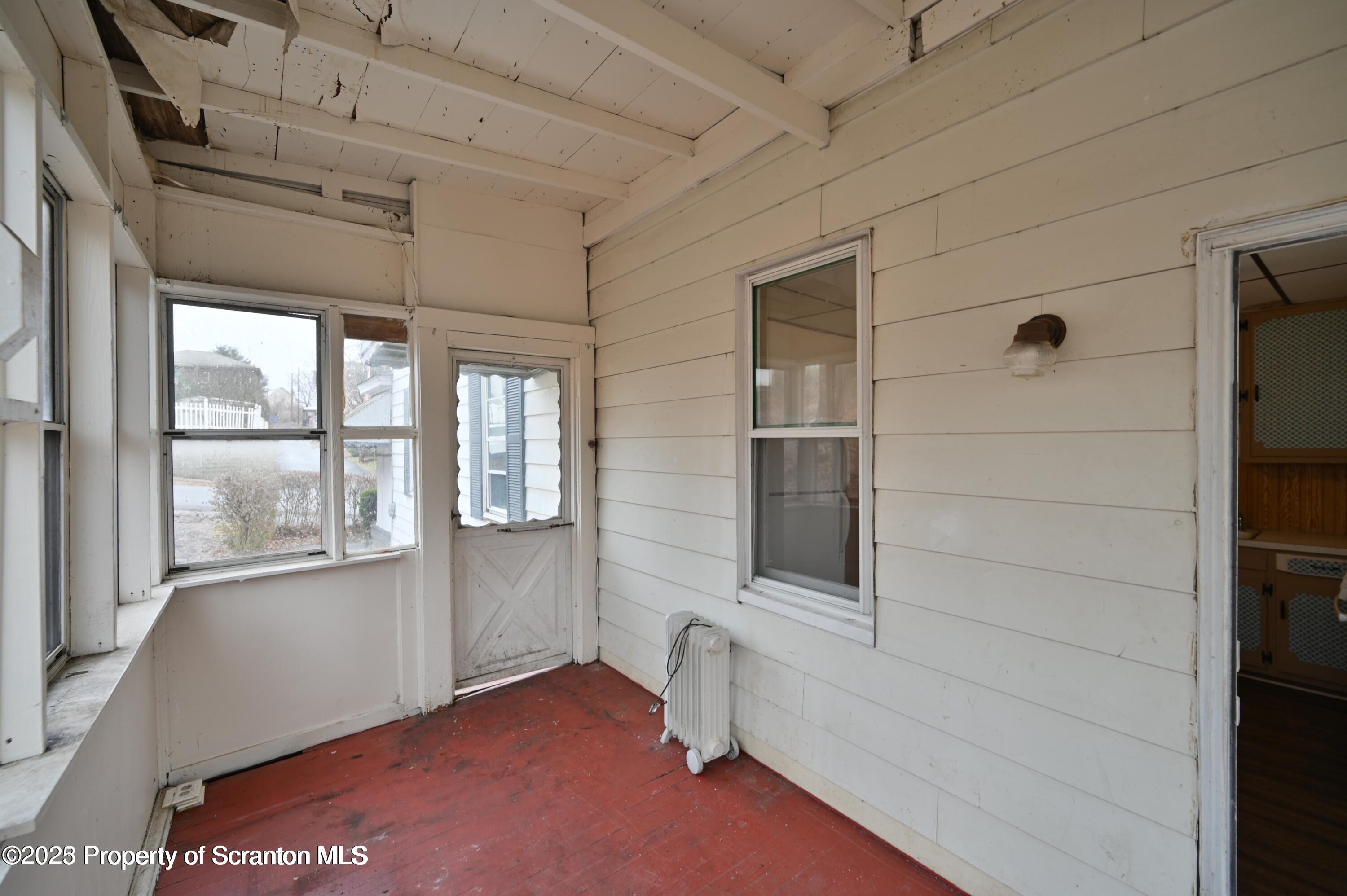 1309 Wood (RIGHT SIDE)