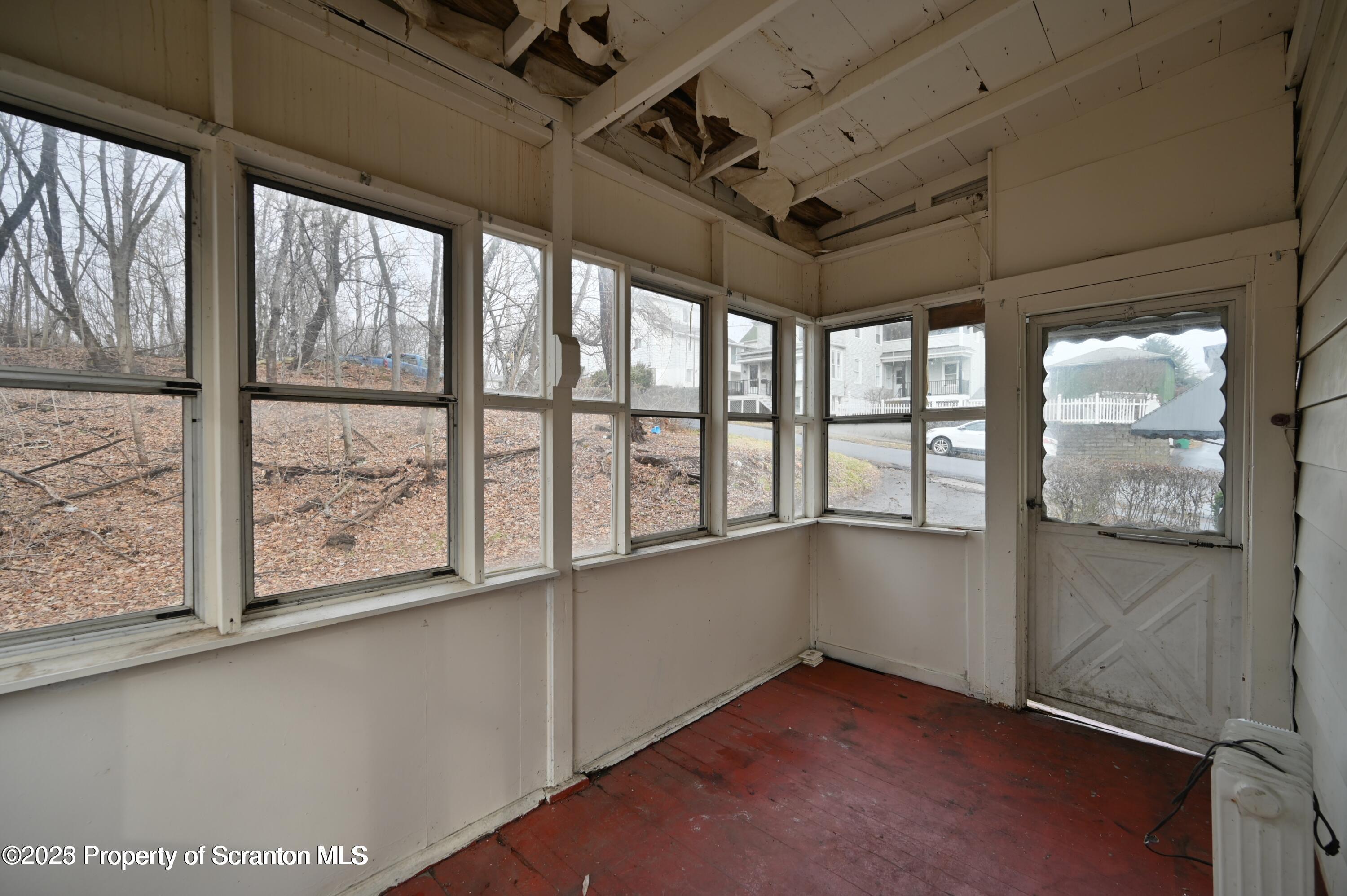 1309 Wood (RIGHT SIDE)