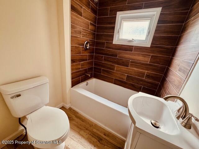 241 Laurel Street Unit: L 21