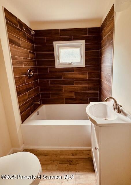 241 Laurel Street Unit: L 21