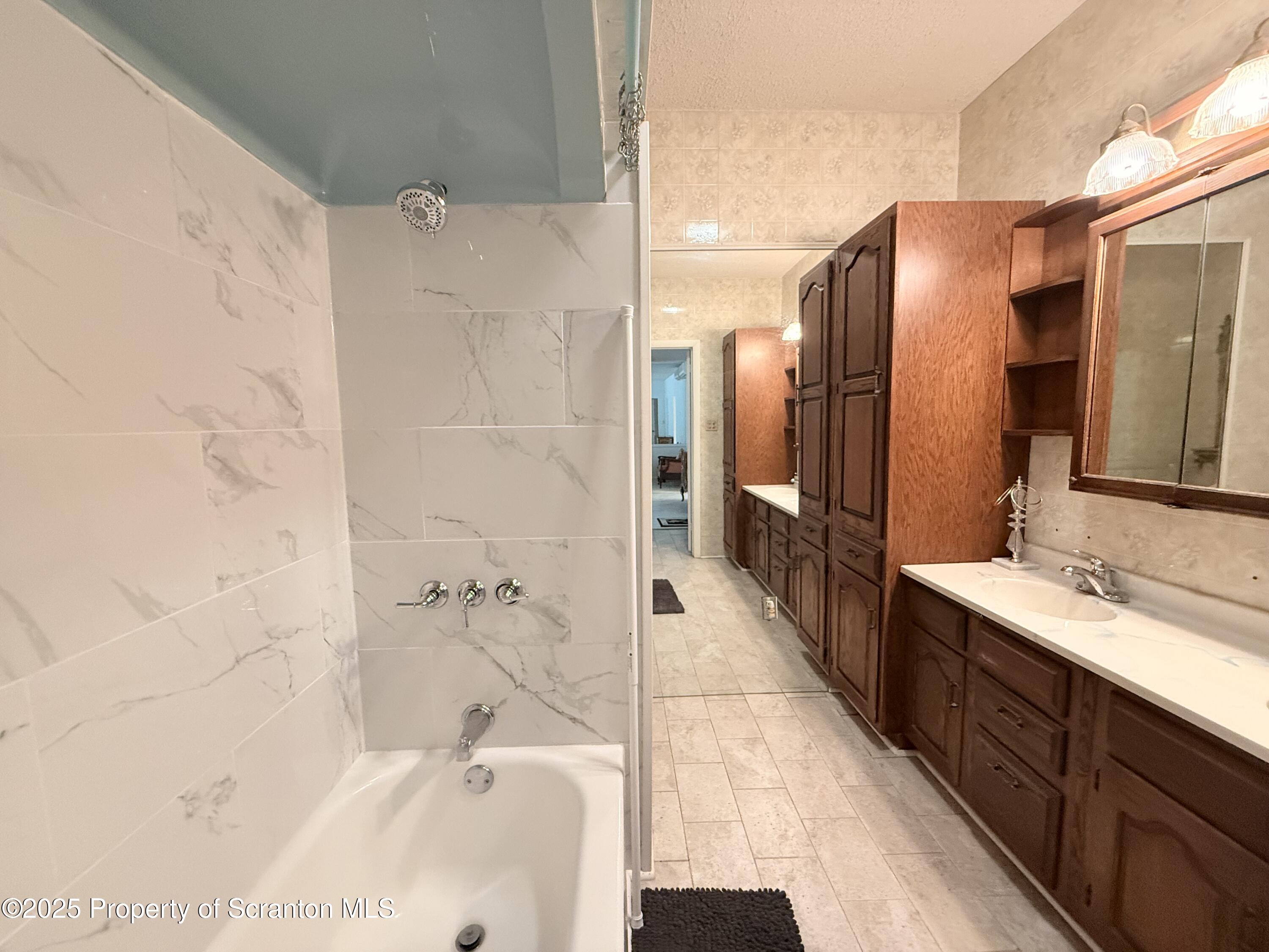 629 Clay Avenue Unit: 2A