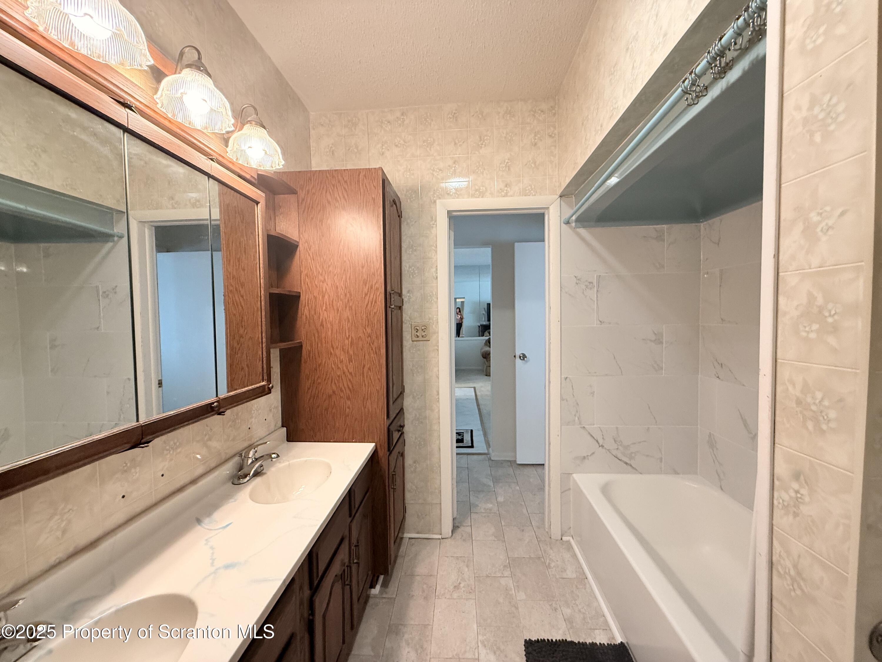 629 Clay Avenue Unit: 2A