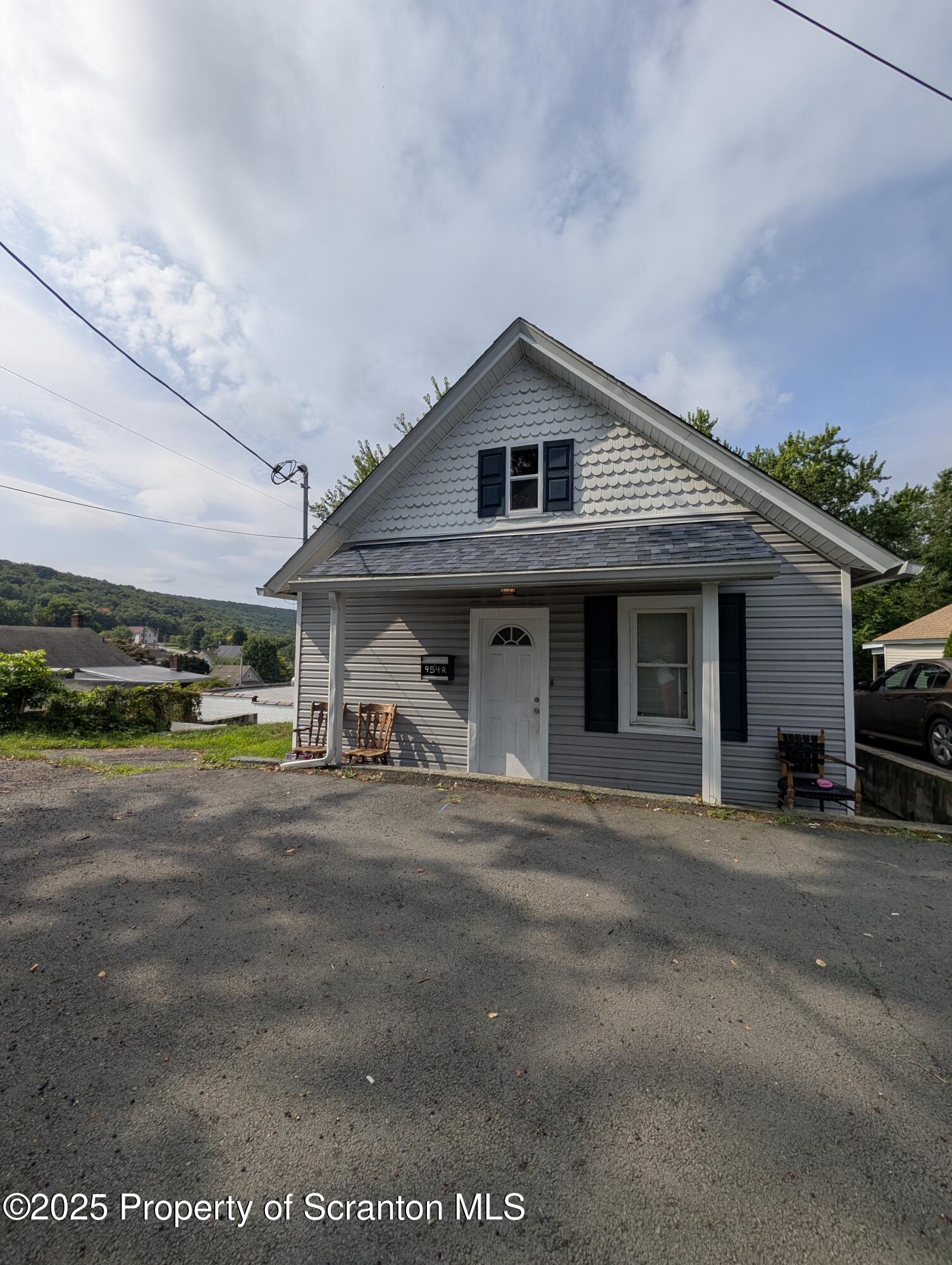 954 E Elm Rear Street