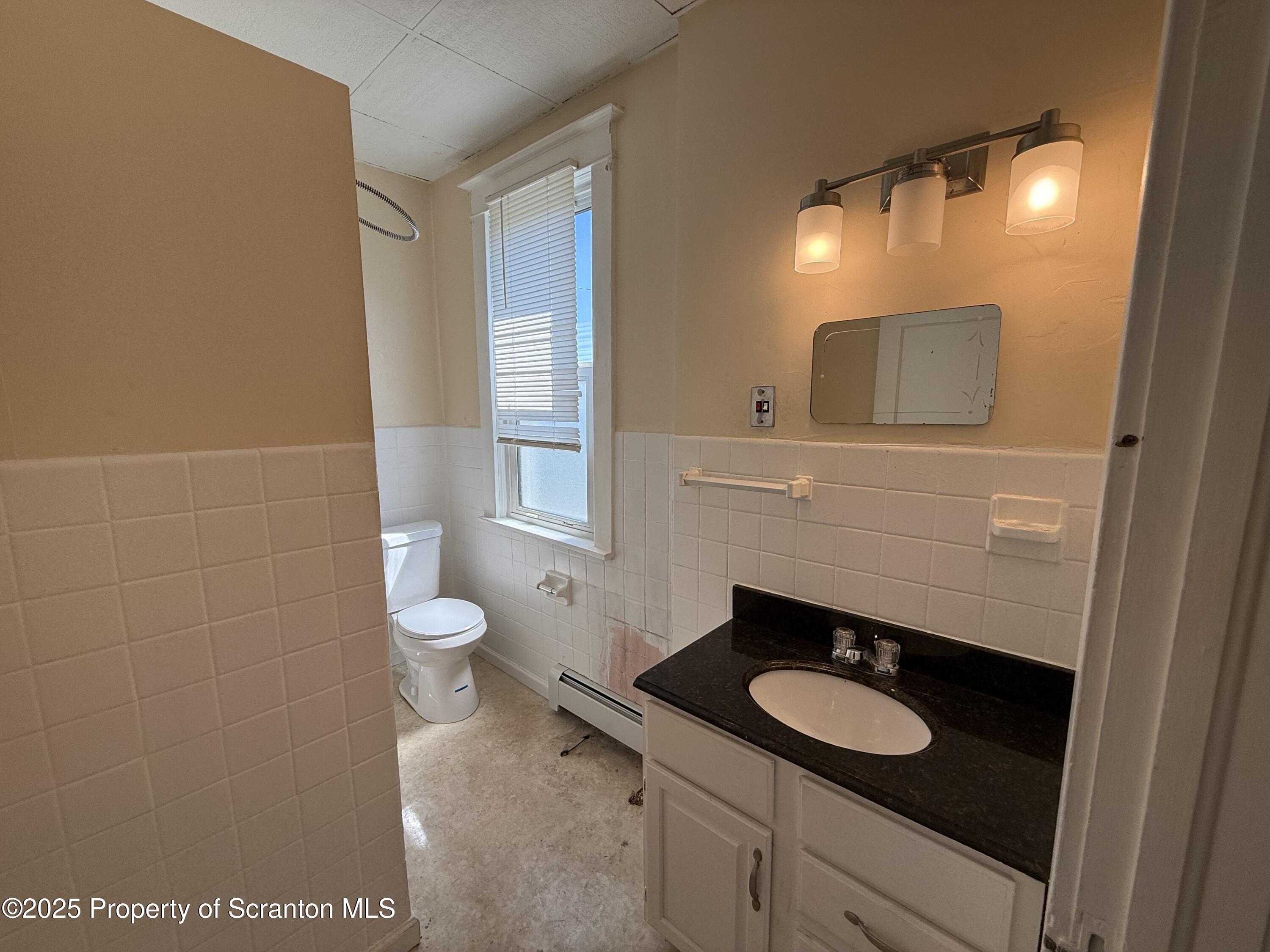 1906 Farr Street Unit: 1