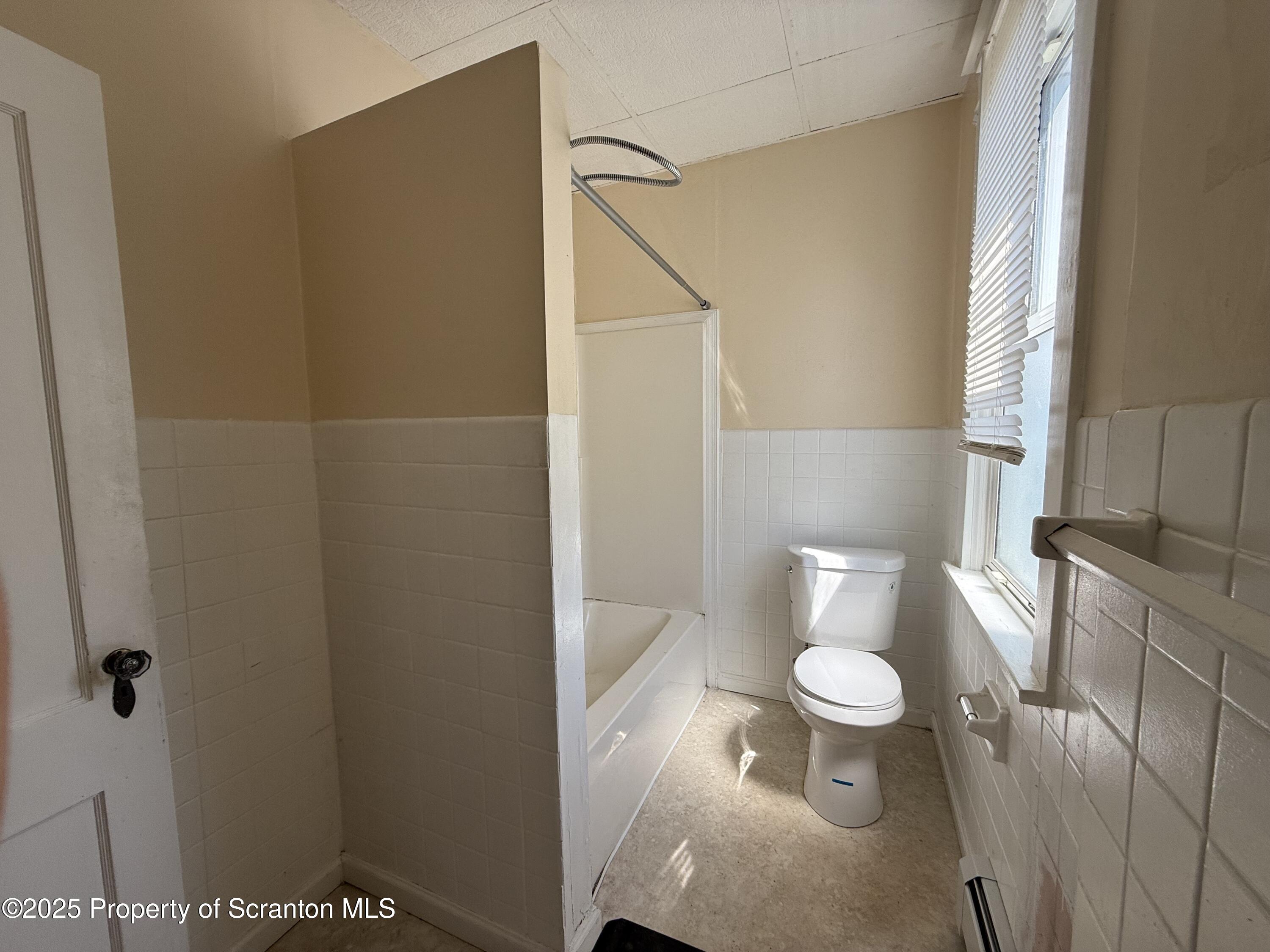 1906 Farr Street Unit: 1