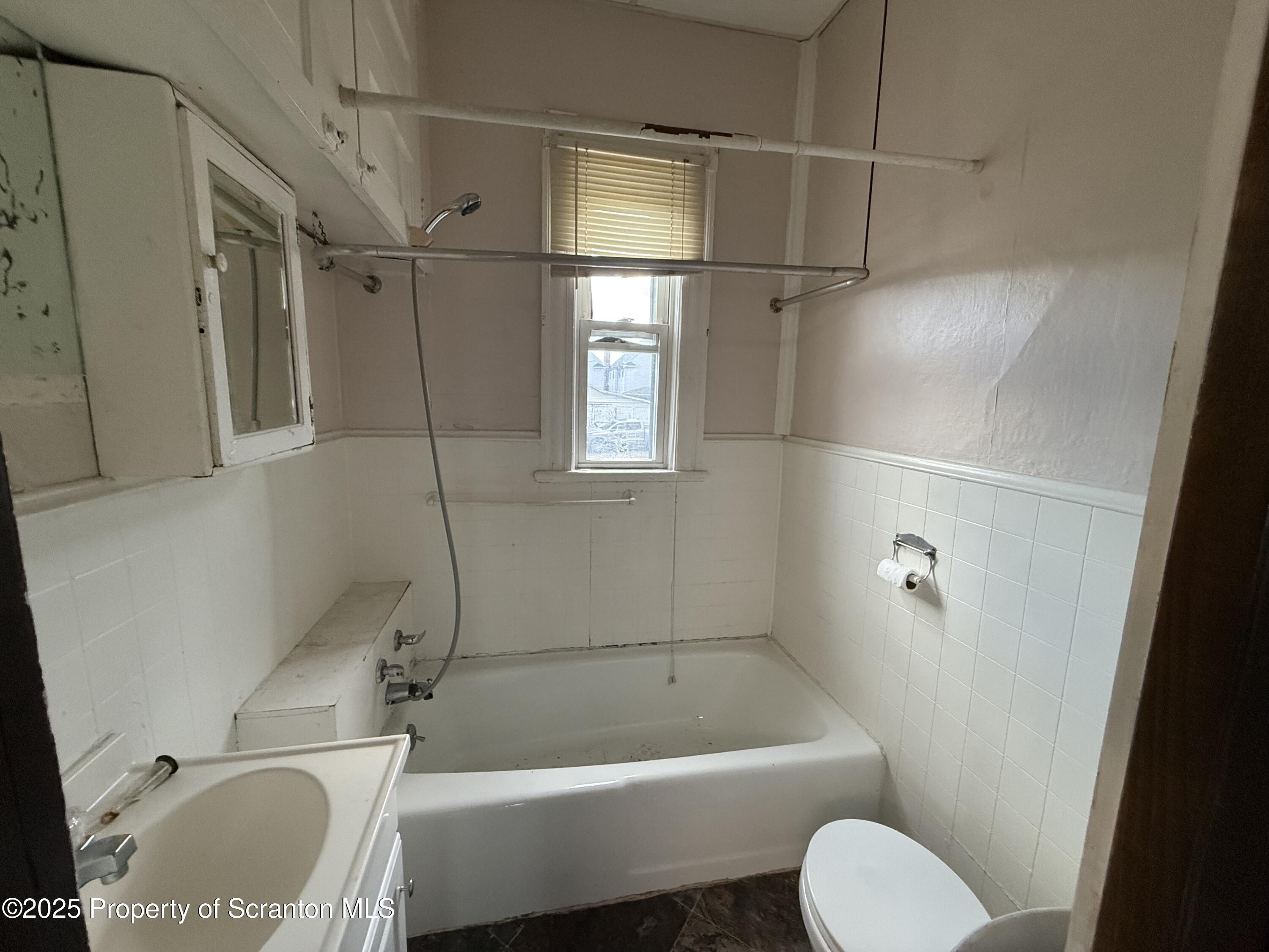 1531 Washburn Street Unit: 1