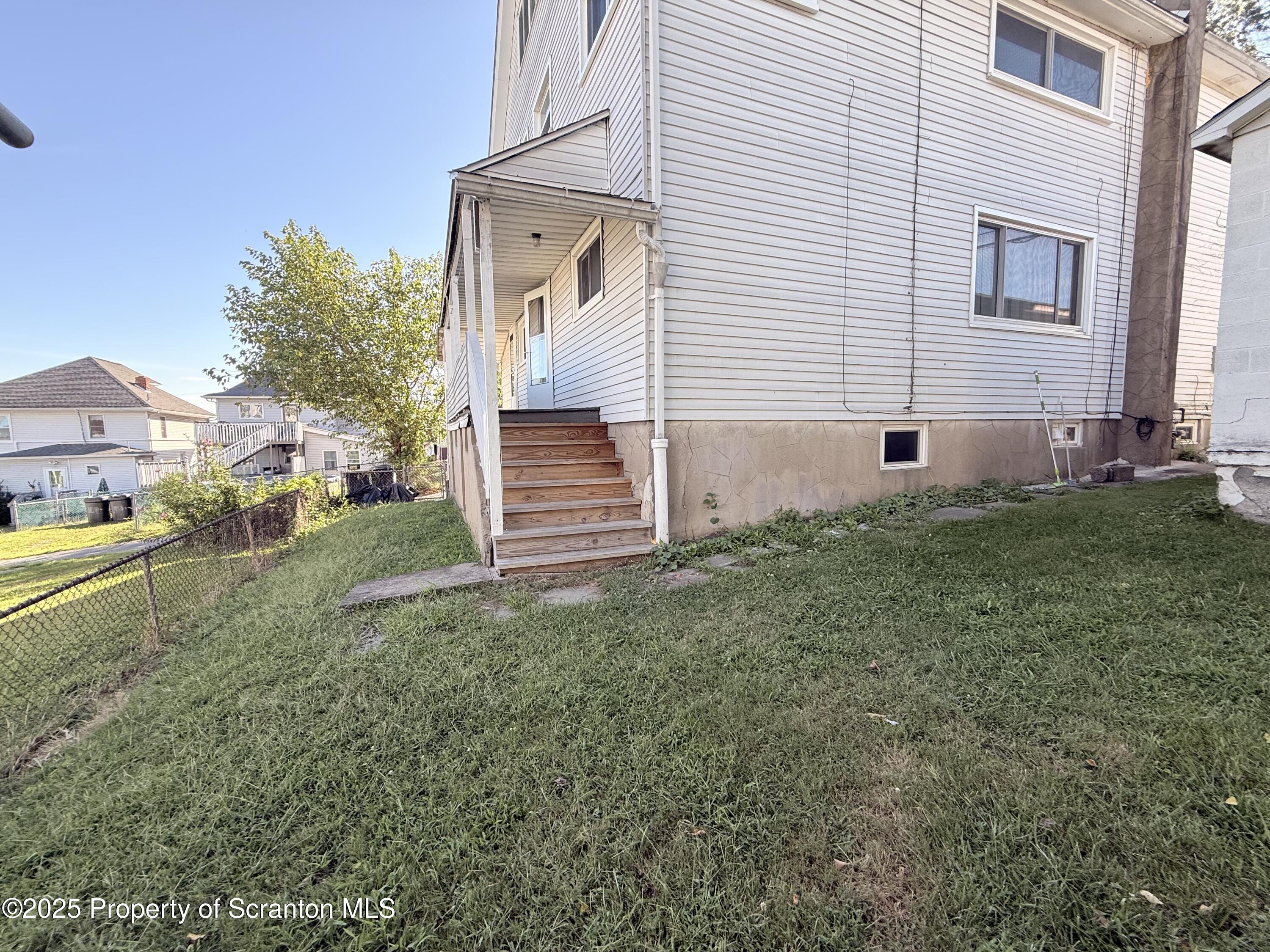 1002 E Park Avenue