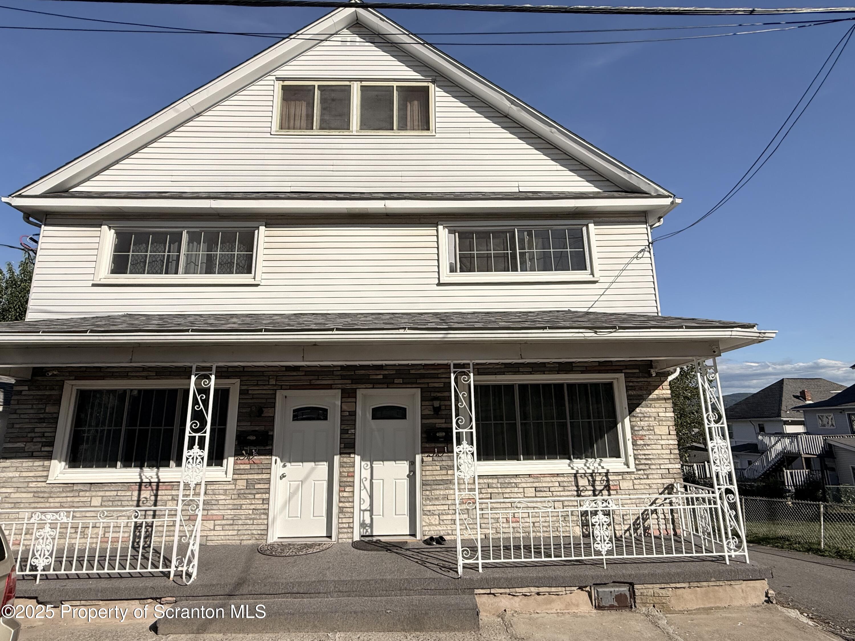 1002 E Park Avenue