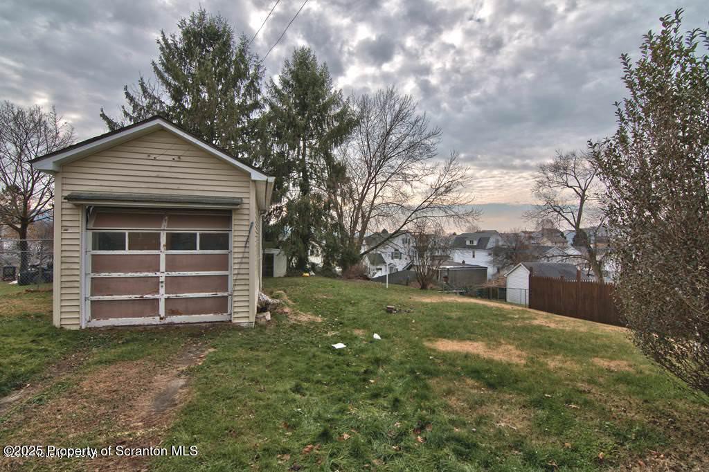 17 W Bergh Street