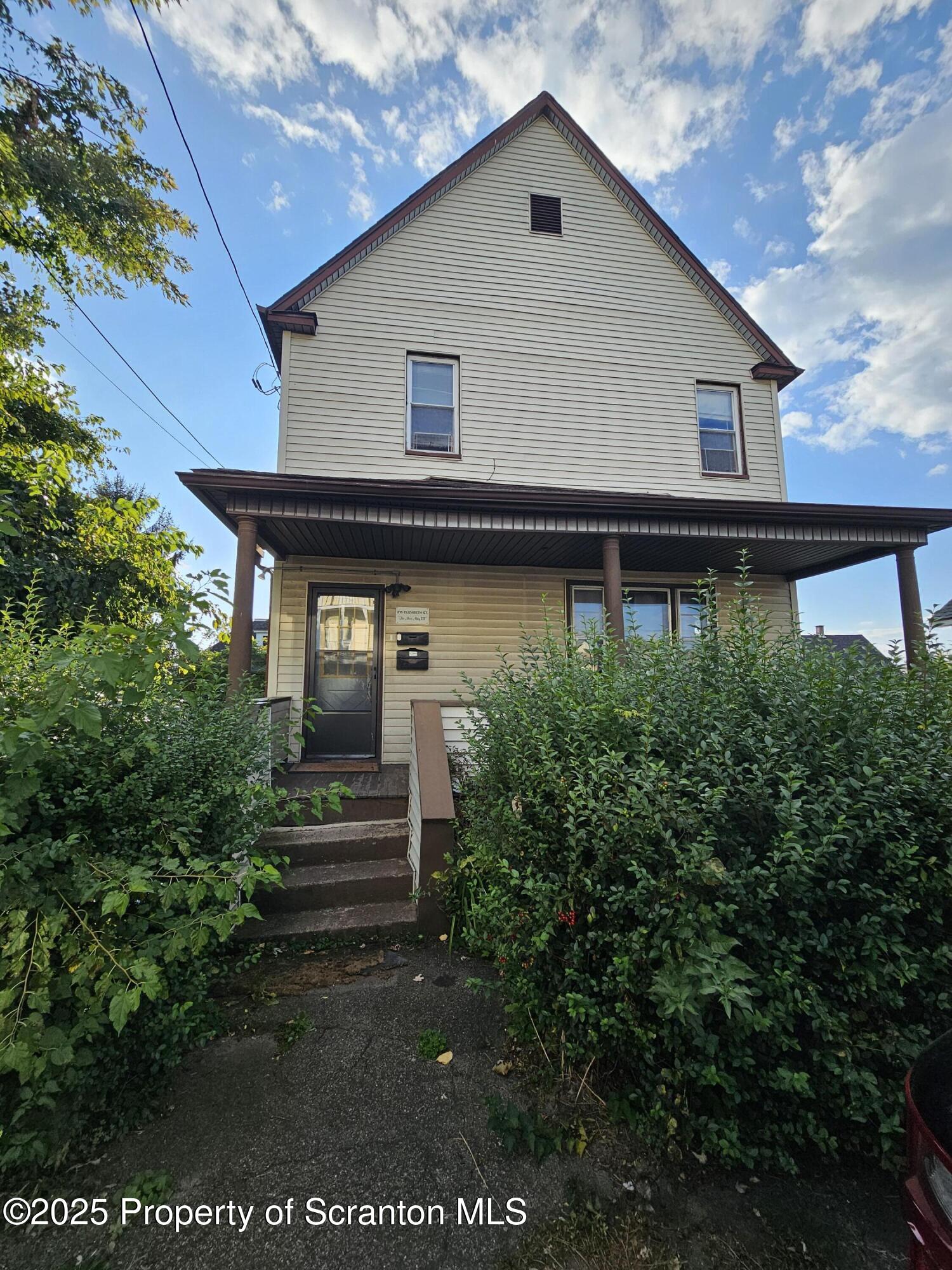 216 Elizabeth Street Unit: 2nd Fl