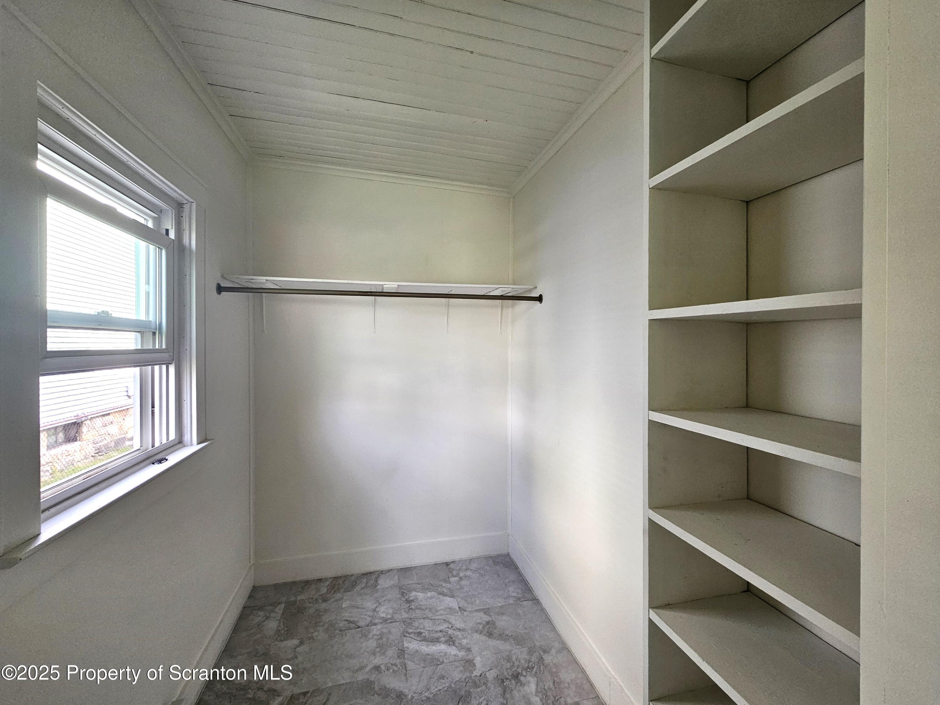 729 W Locust Street