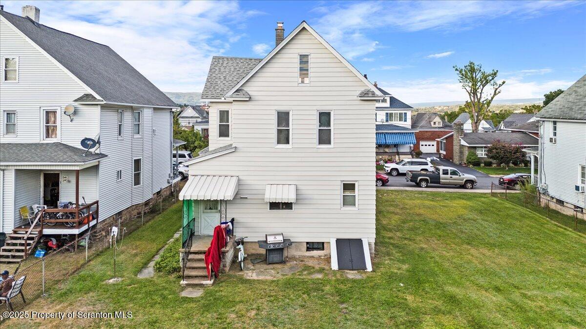729 W Locust Street