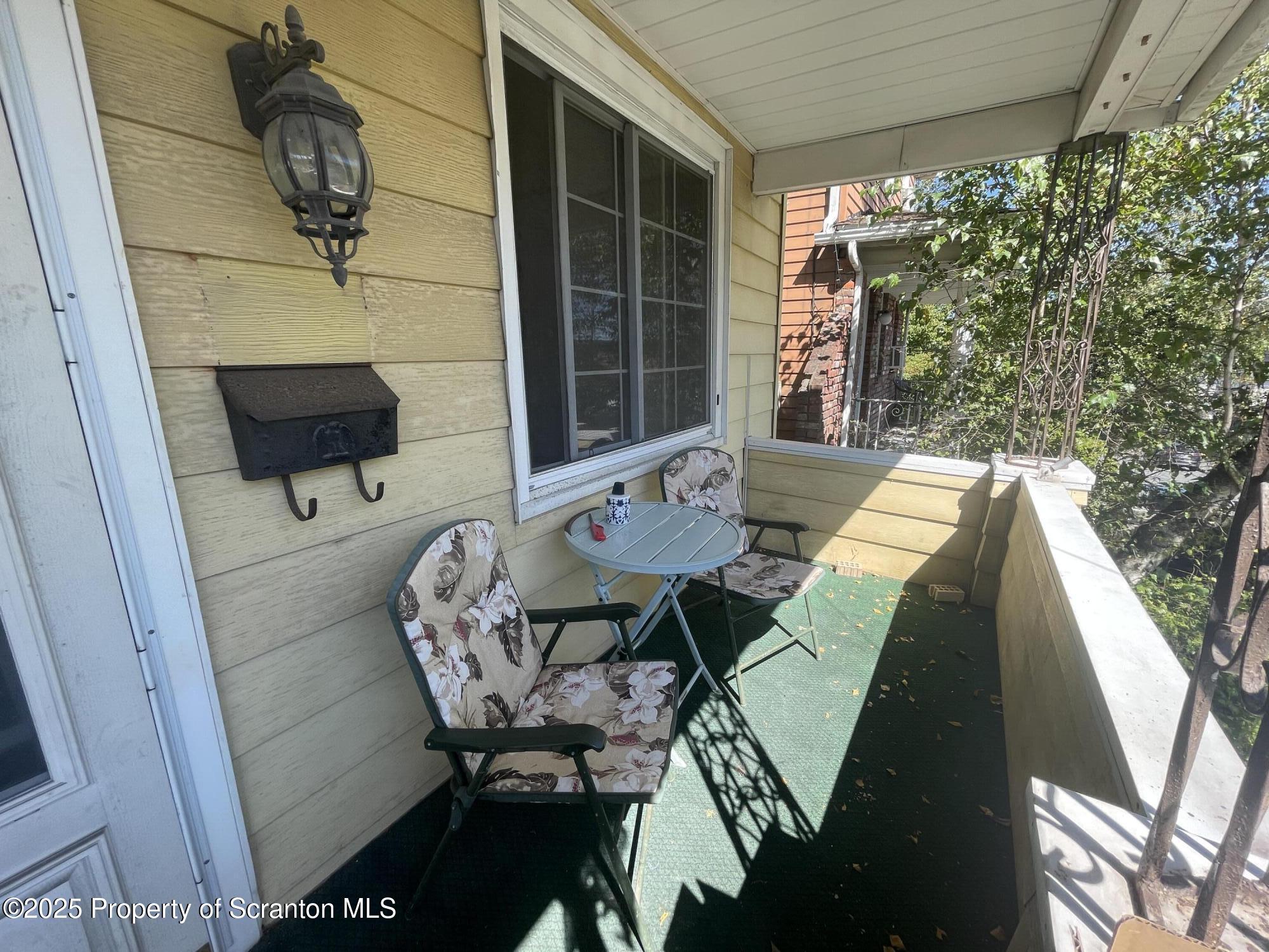 1031 Lincoln Street Unit: 1033