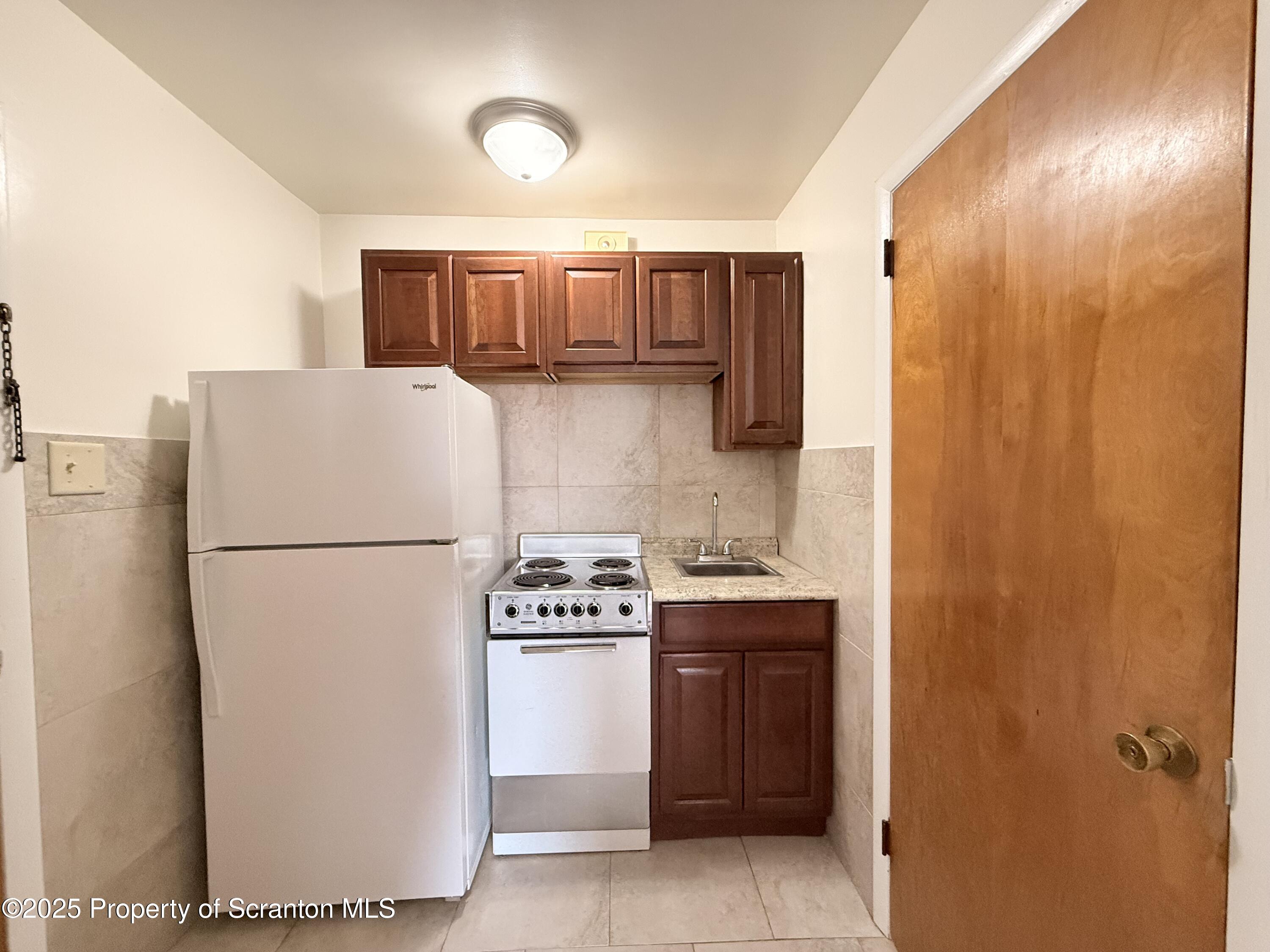 629 Clay Avenue Unit: 2C