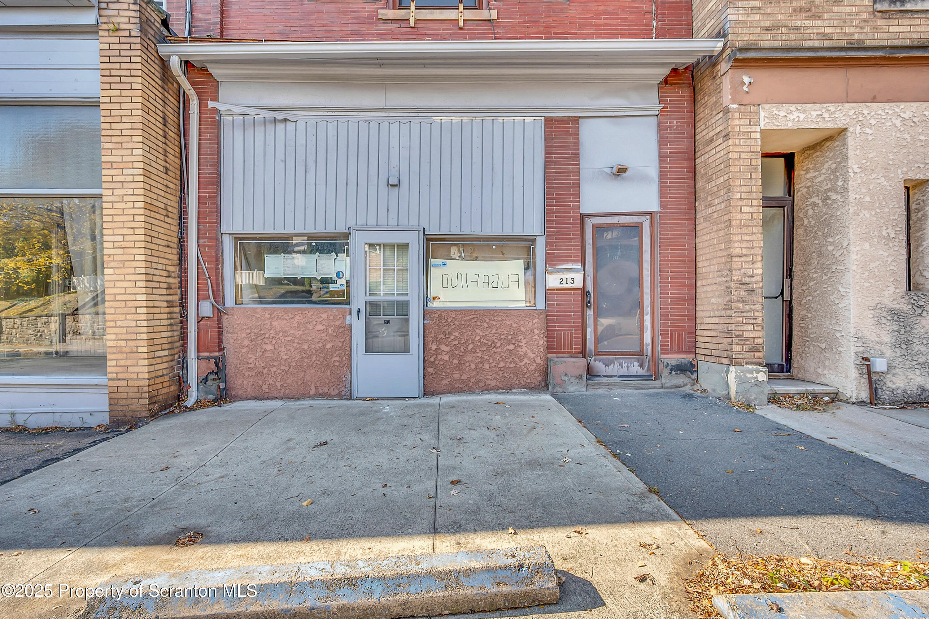 213 W Market (Bottom flr.) Street