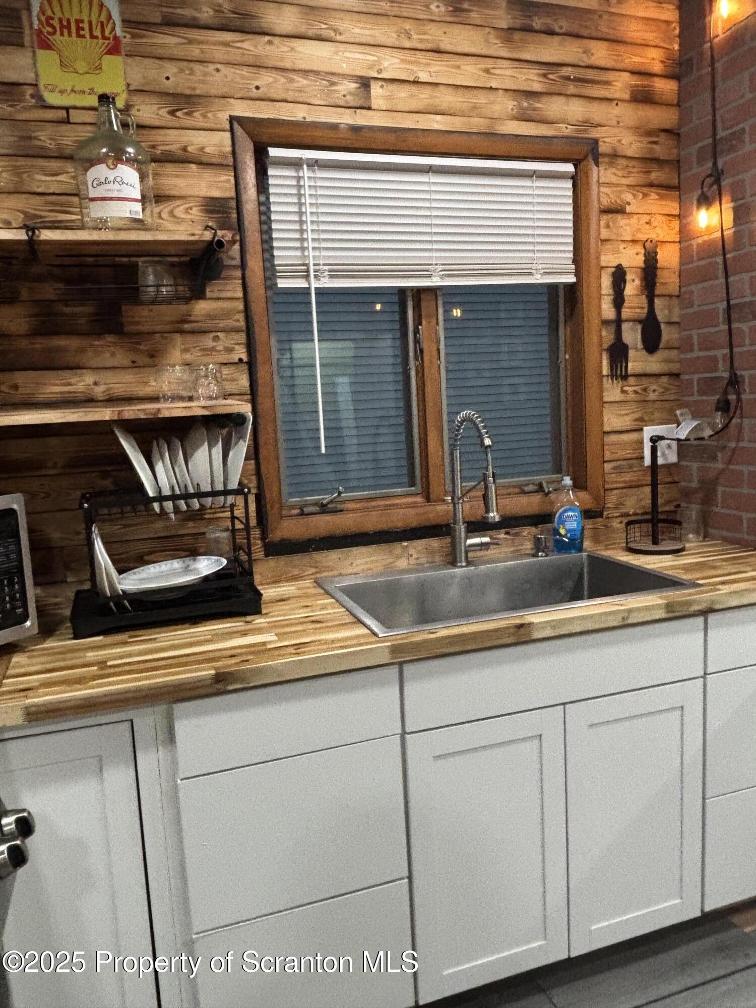 414 Wintermantle Avenue