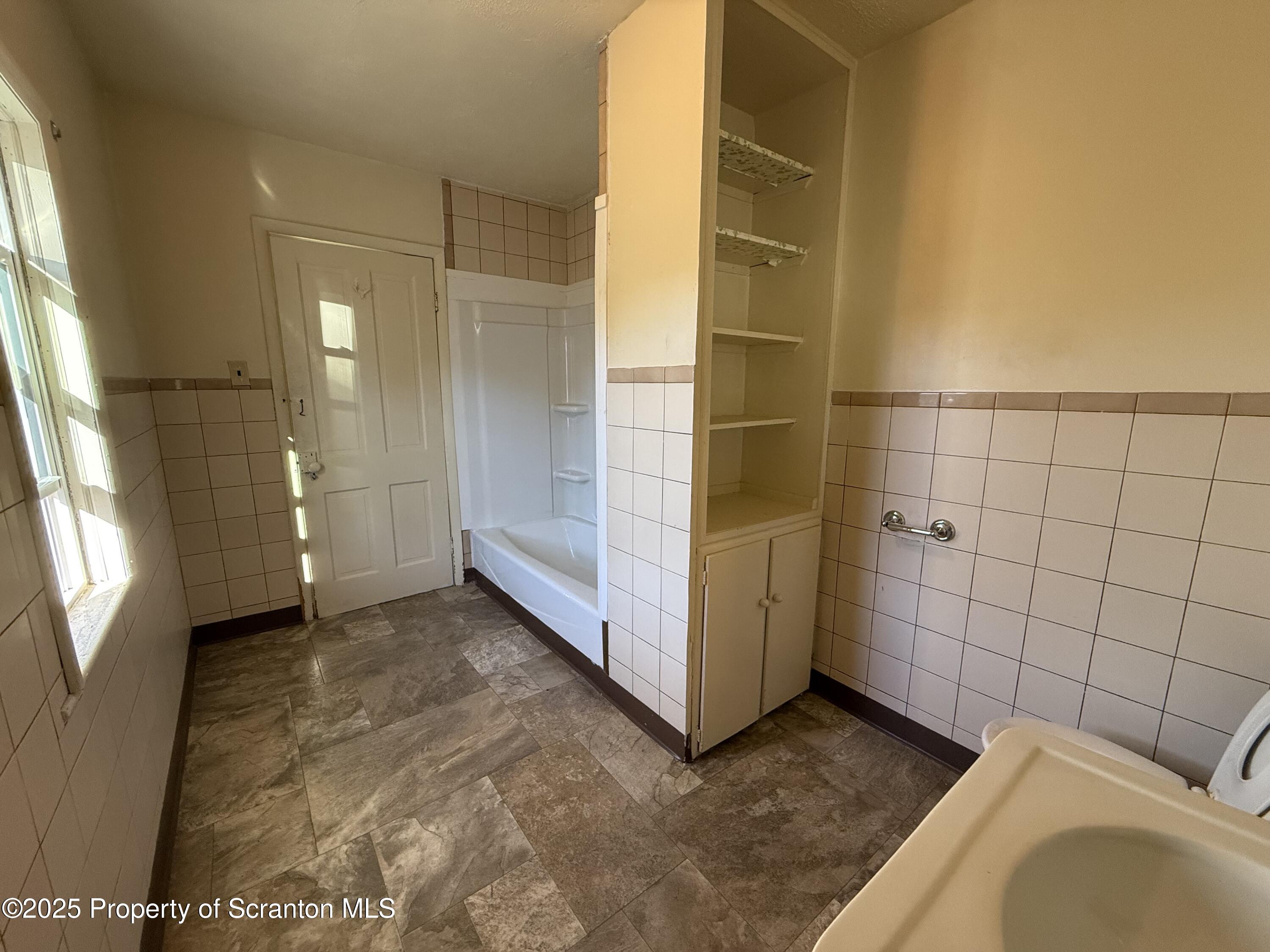 1315 Farr Street Unit: 2