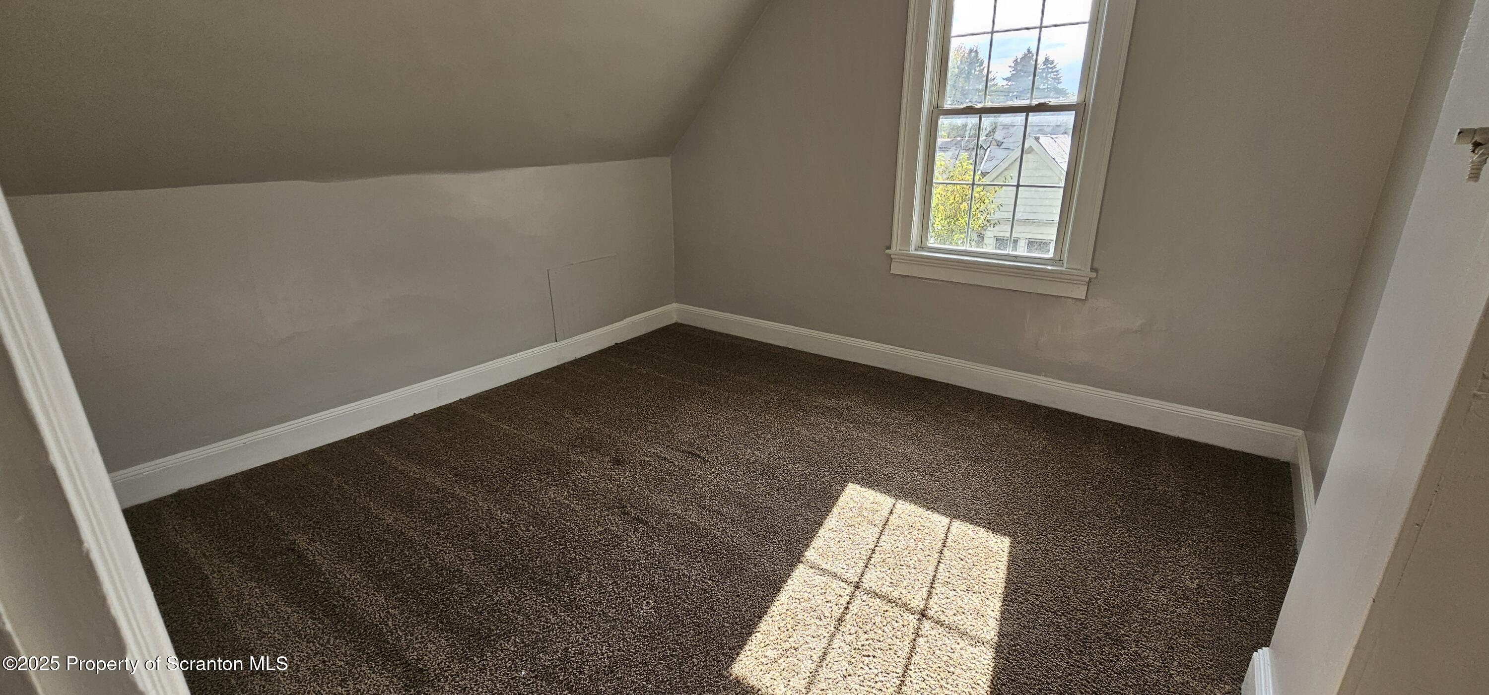 123 Oak Street Unit: 2nd fl