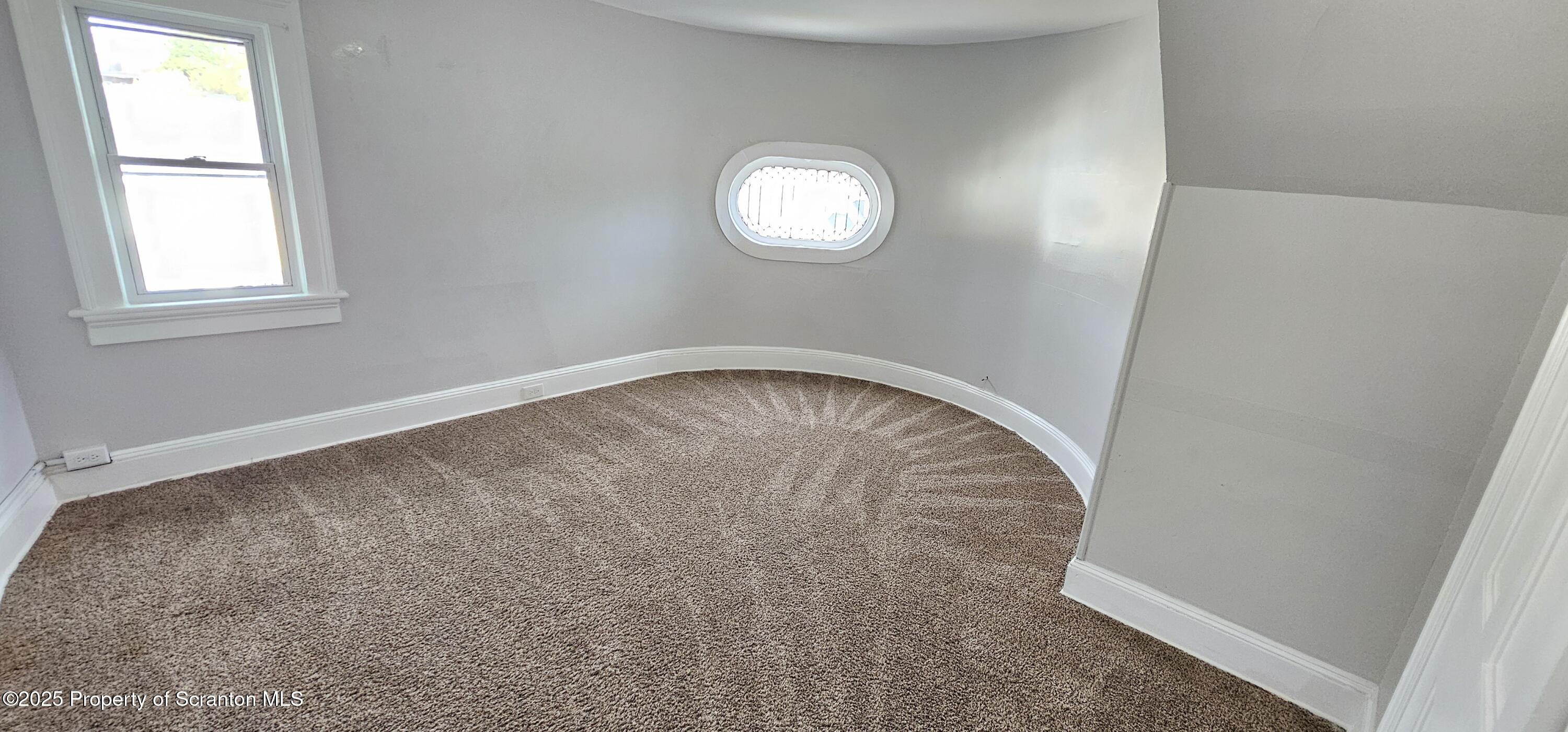 123 Oak Street Unit: 2nd fl