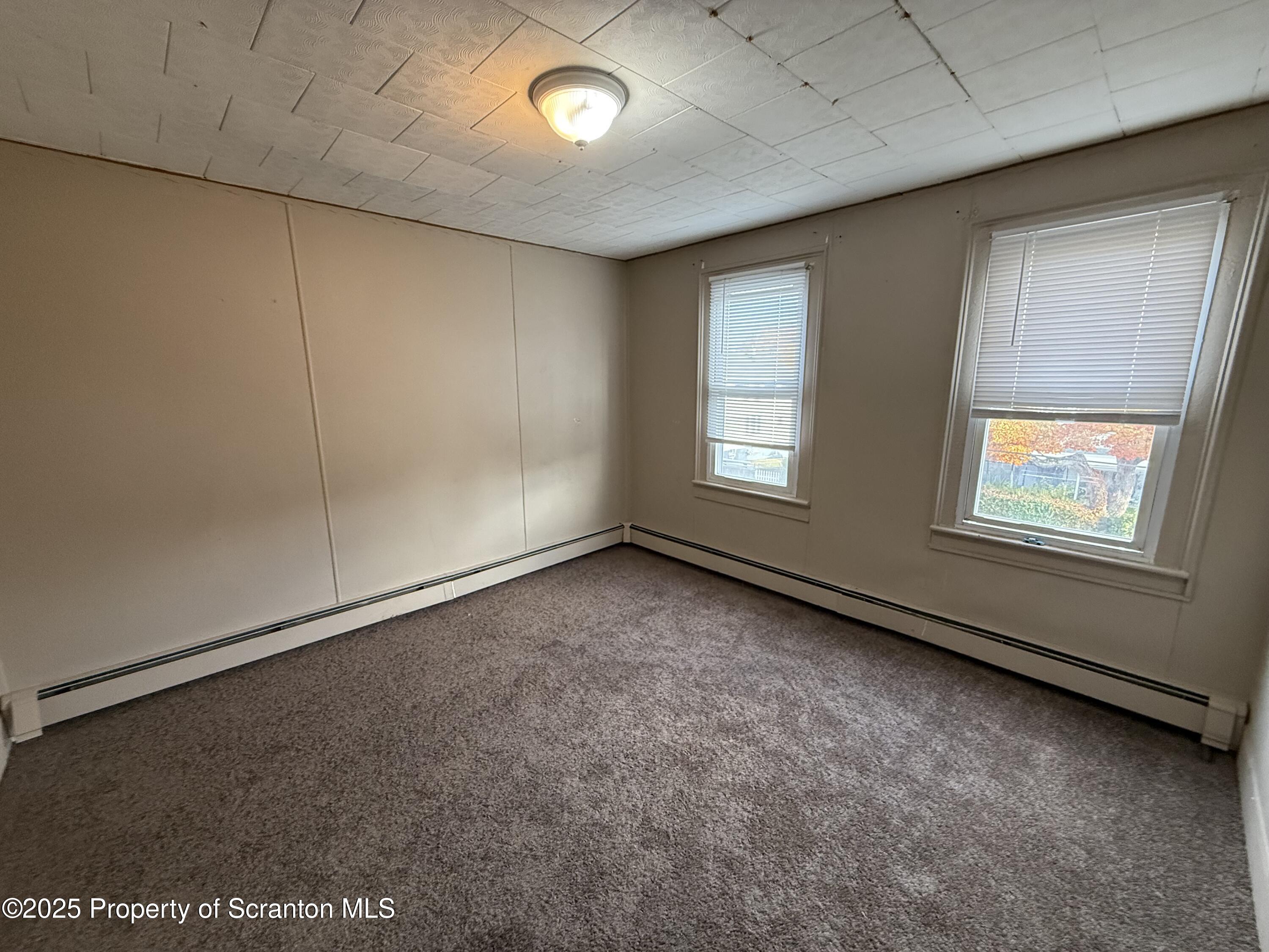 205 2nd Street Unit: 2nd Fl