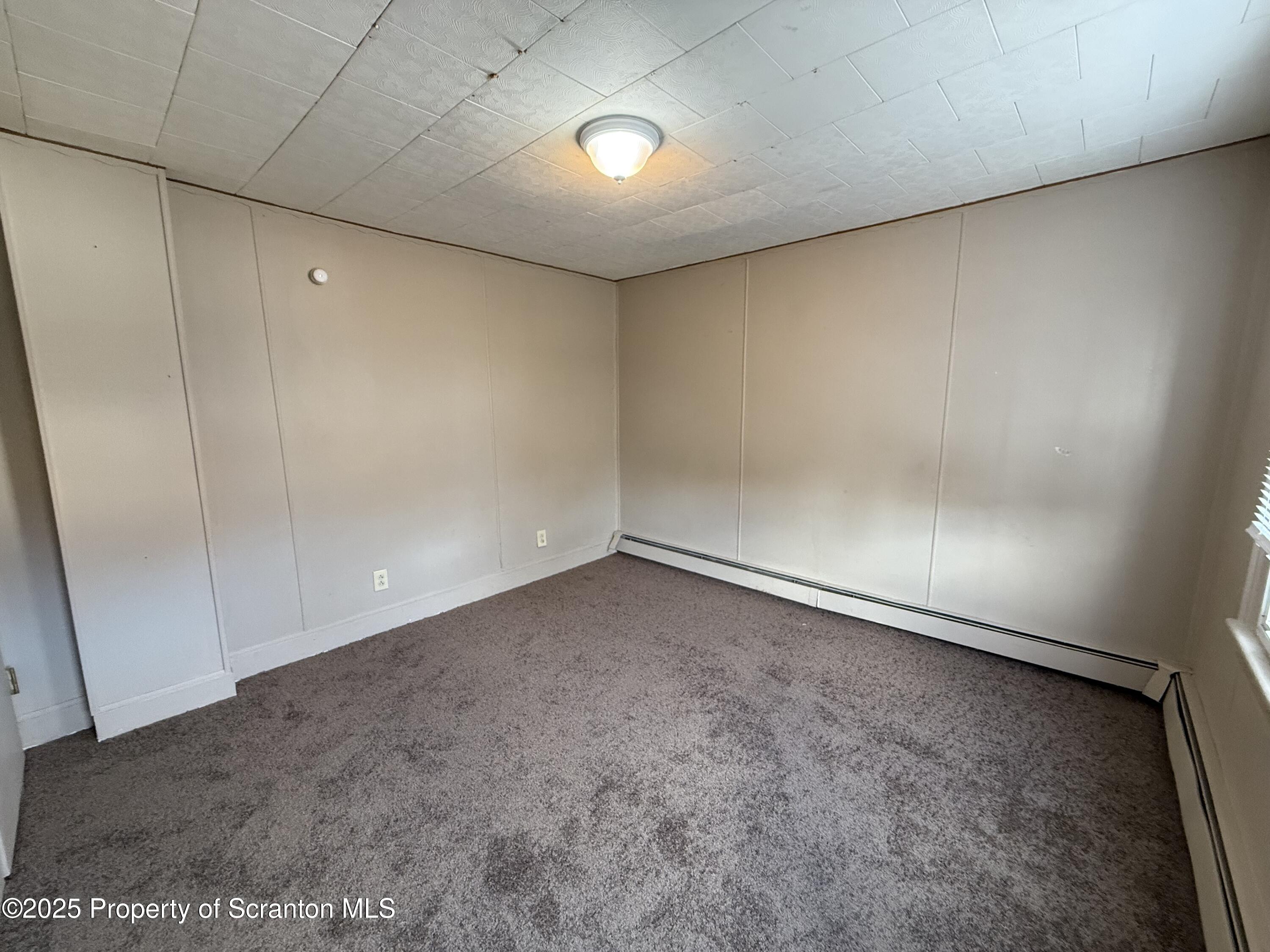 205 2nd Street Unit: 2nd Fl