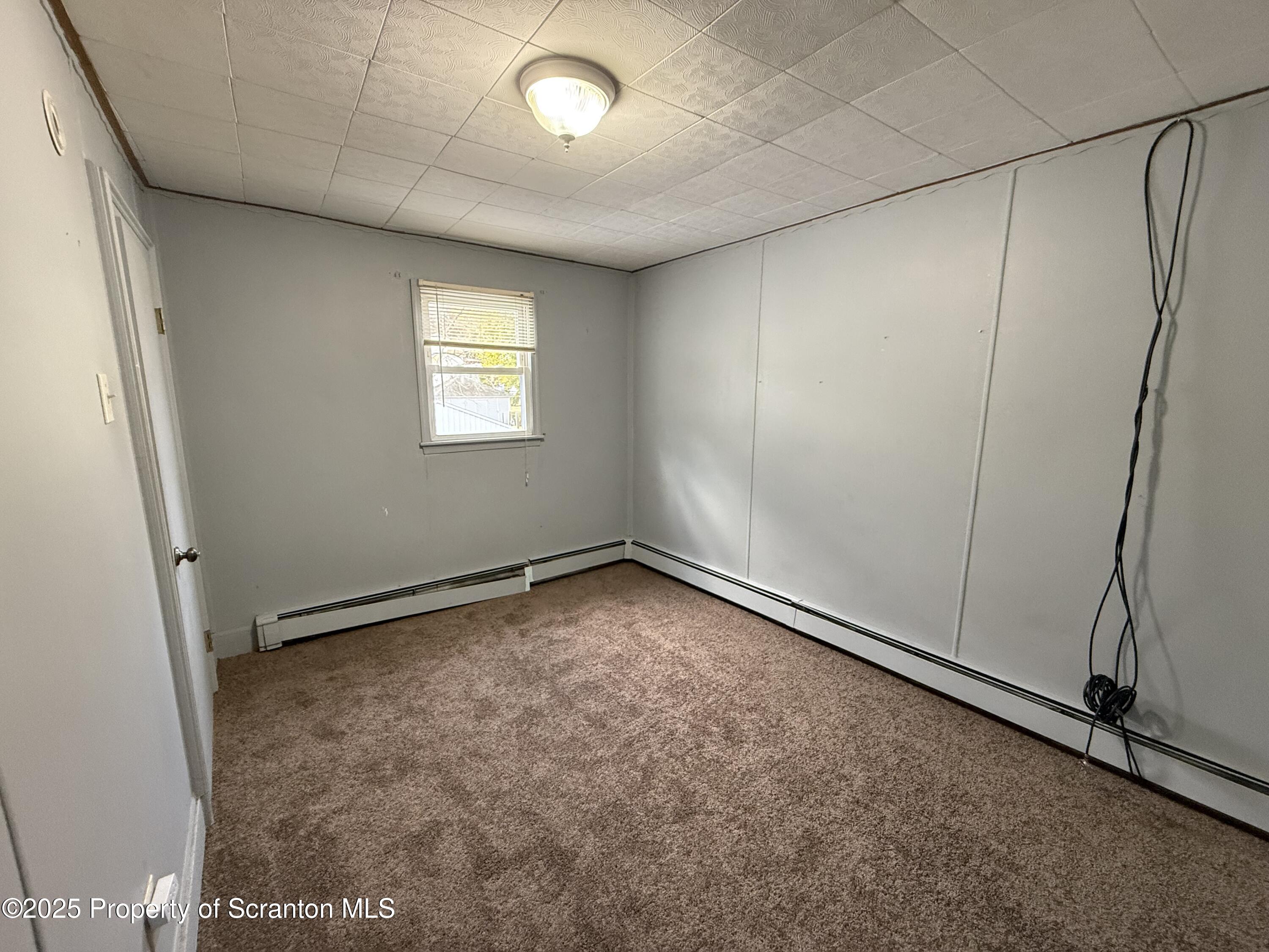 205 2nd Street Unit: 2nd Fl