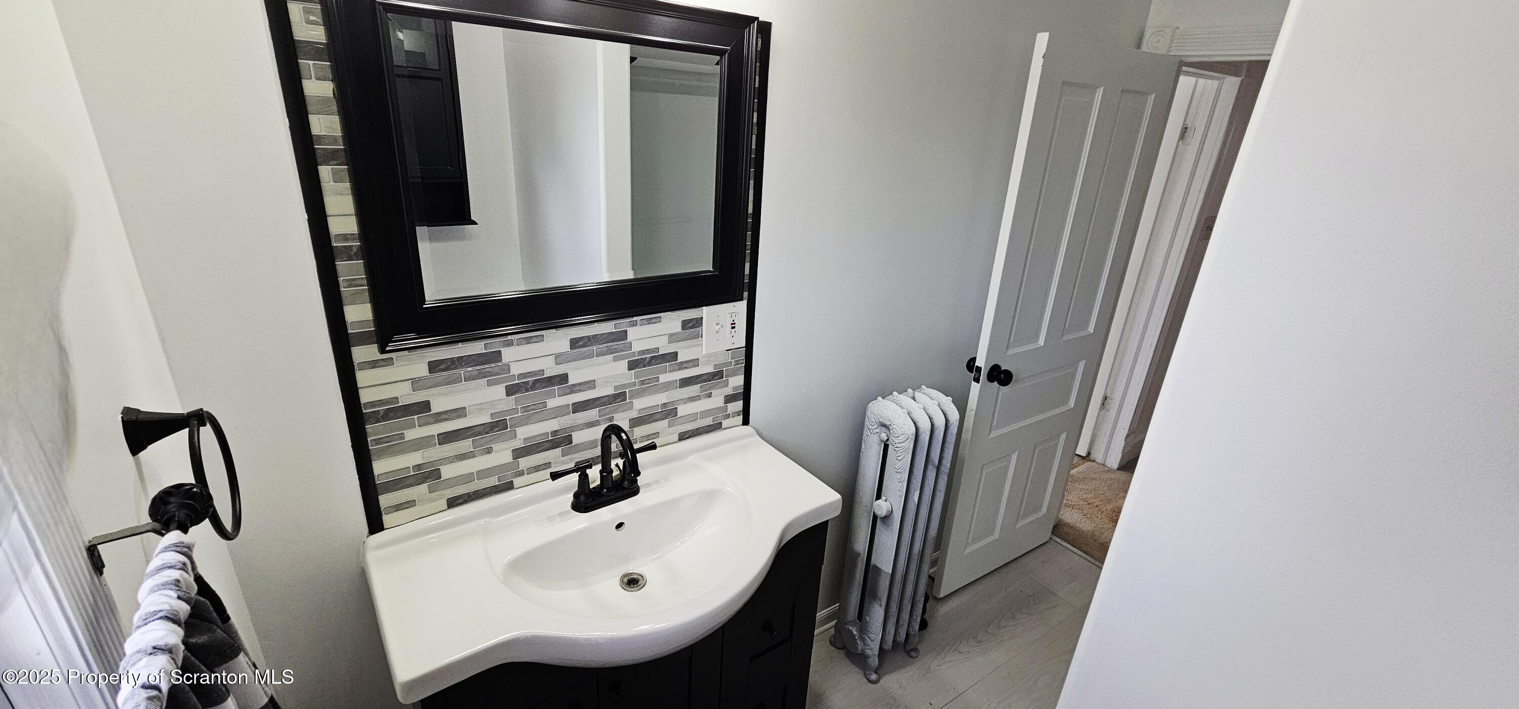 126 S Rebecca Avenue