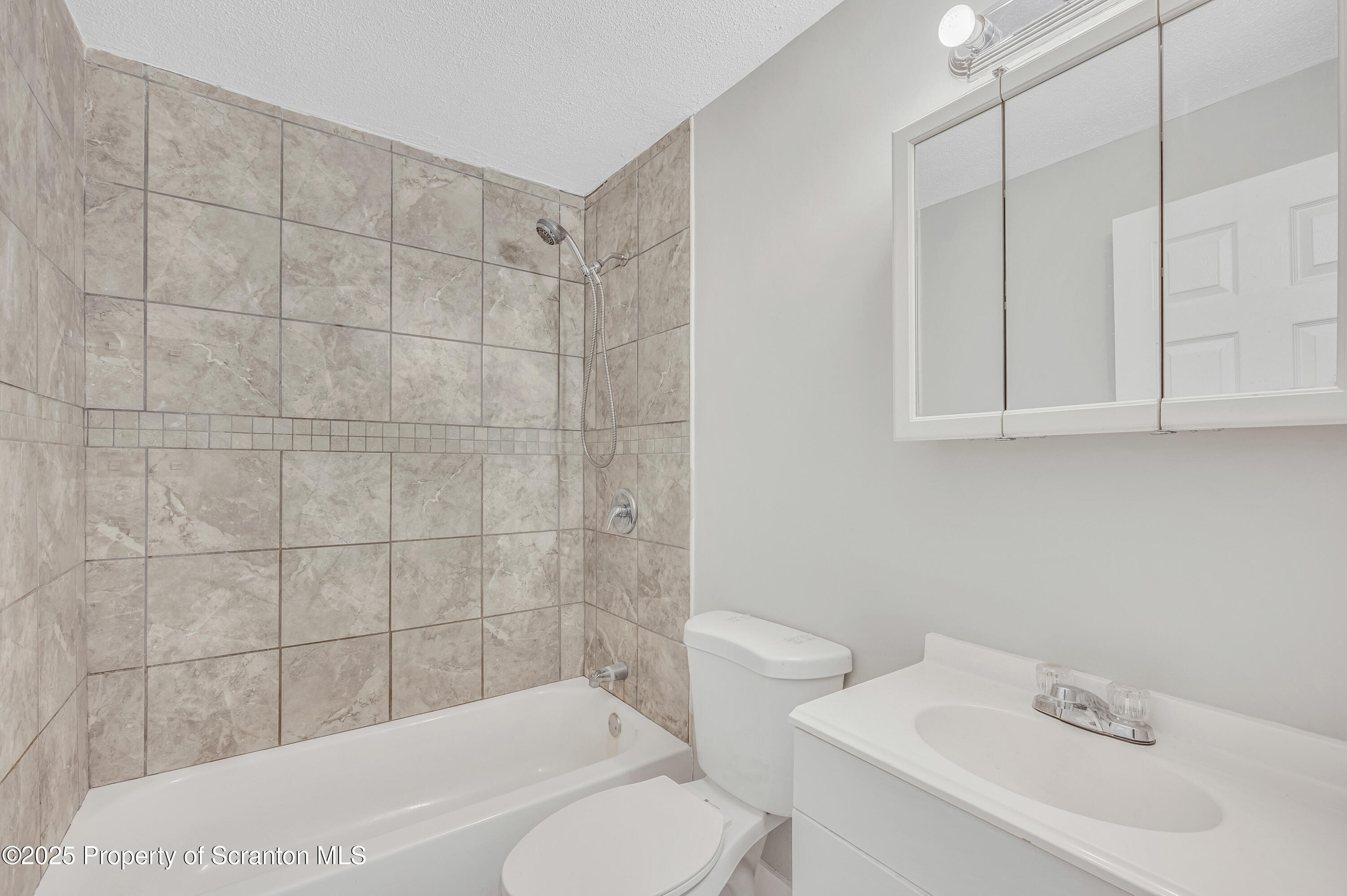 1415 N Lincoln Avenue