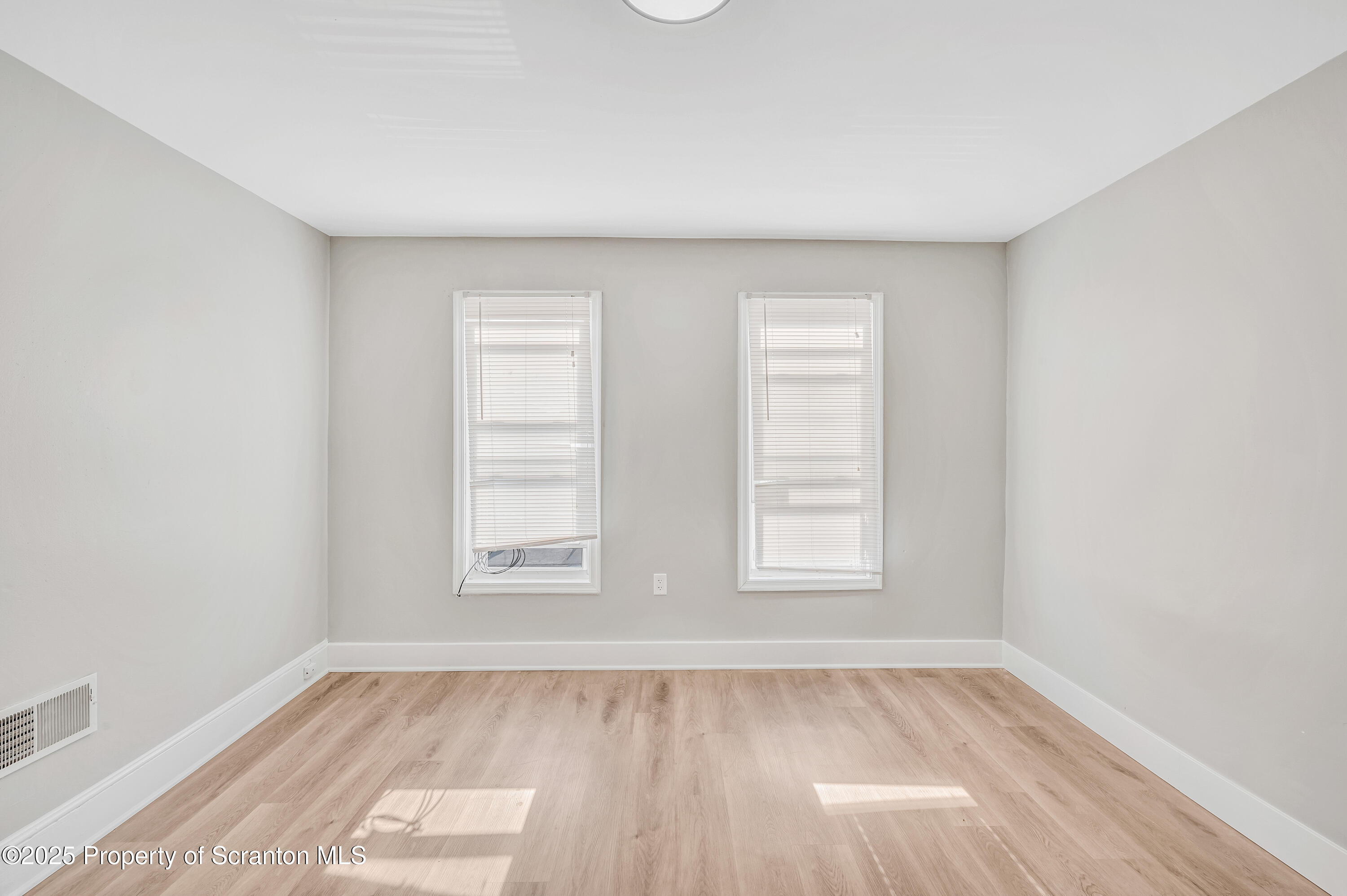 1415 N Lincoln Avenue