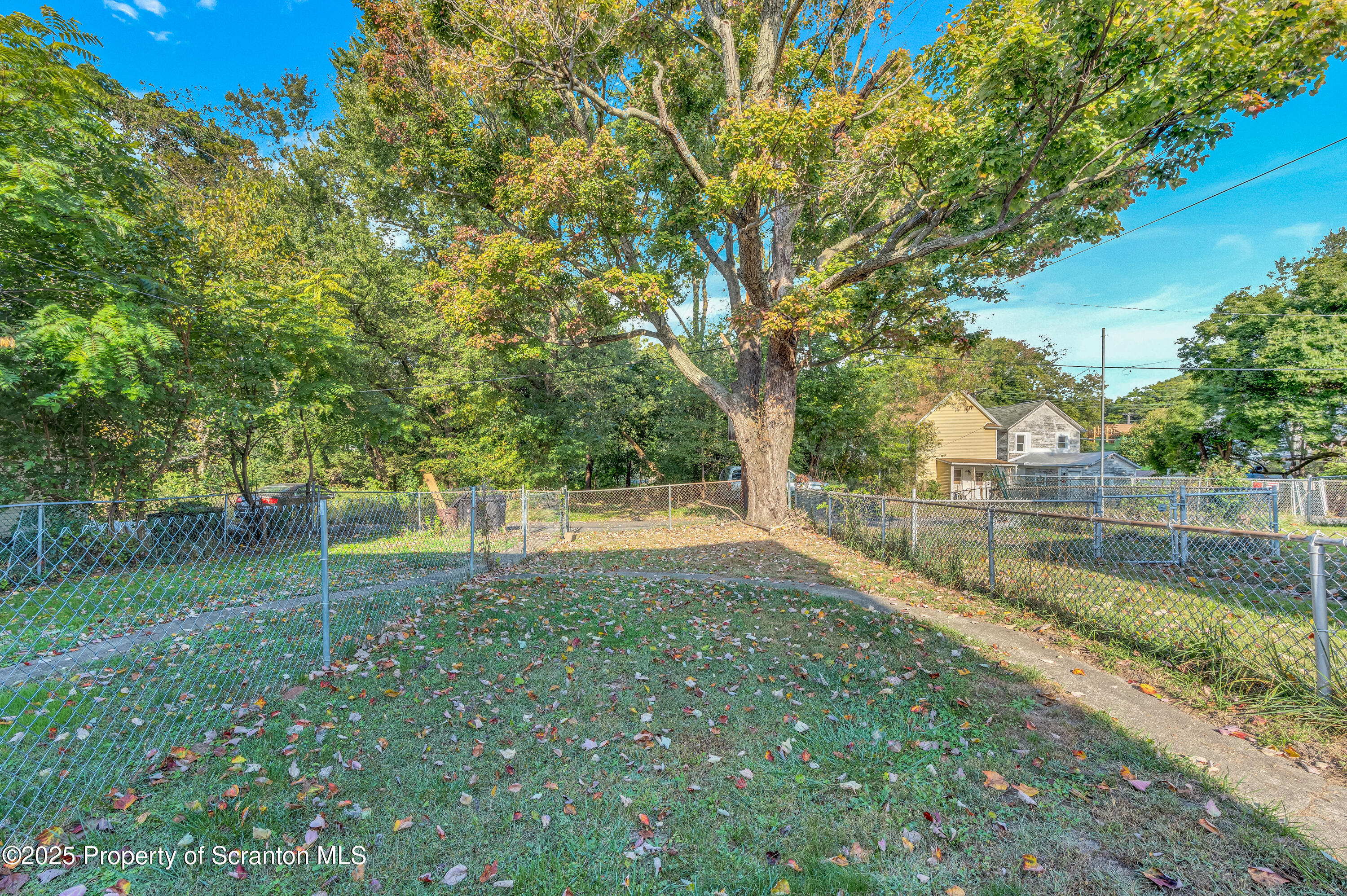 1415 N Lincoln Avenue