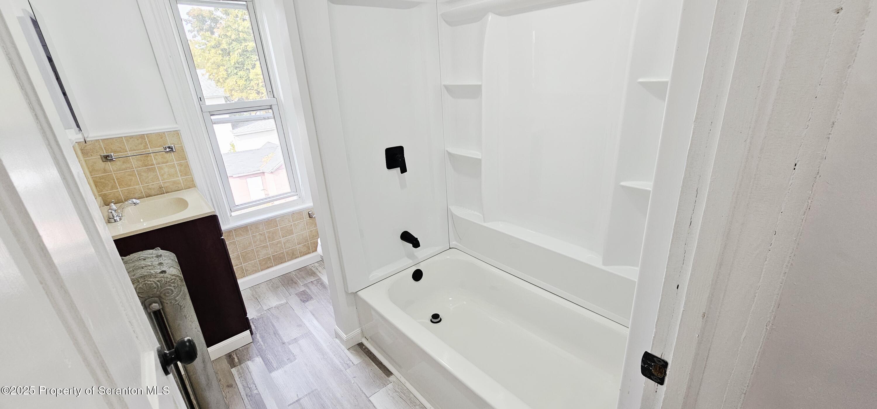 128 S Rebecca Avenue