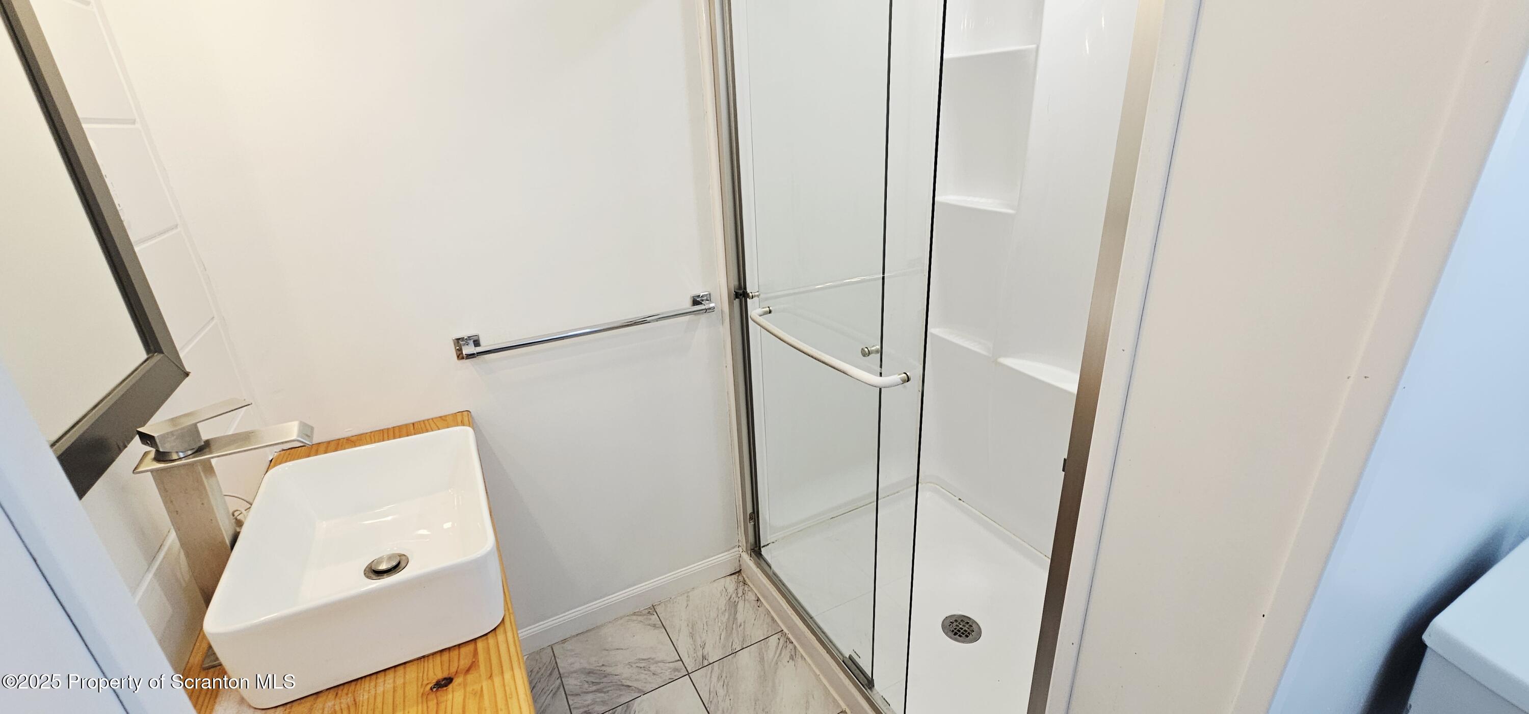 130 rear S Rebecca Avenue Unit: 1st floor