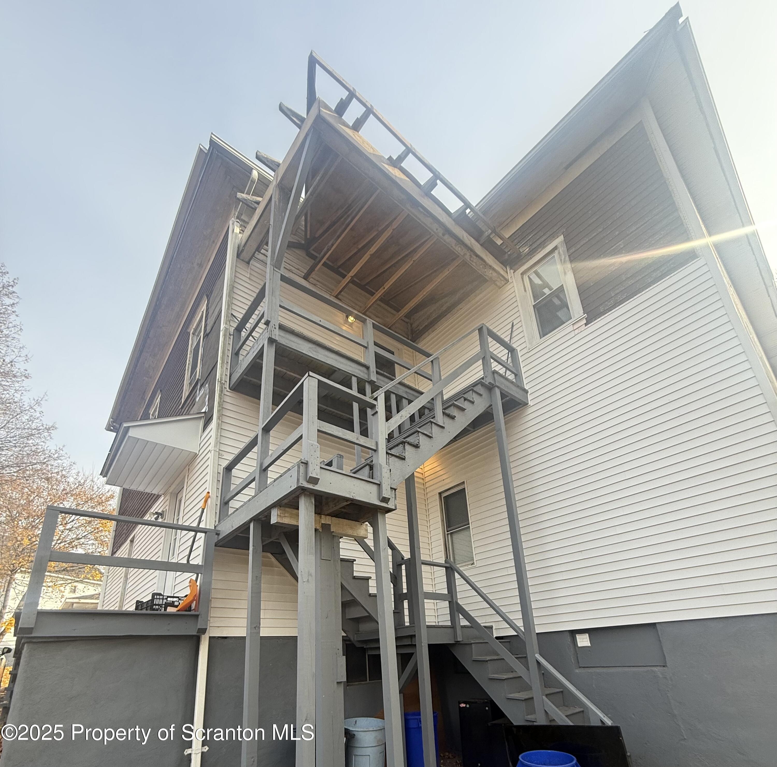 1019 Bunker Hill Street