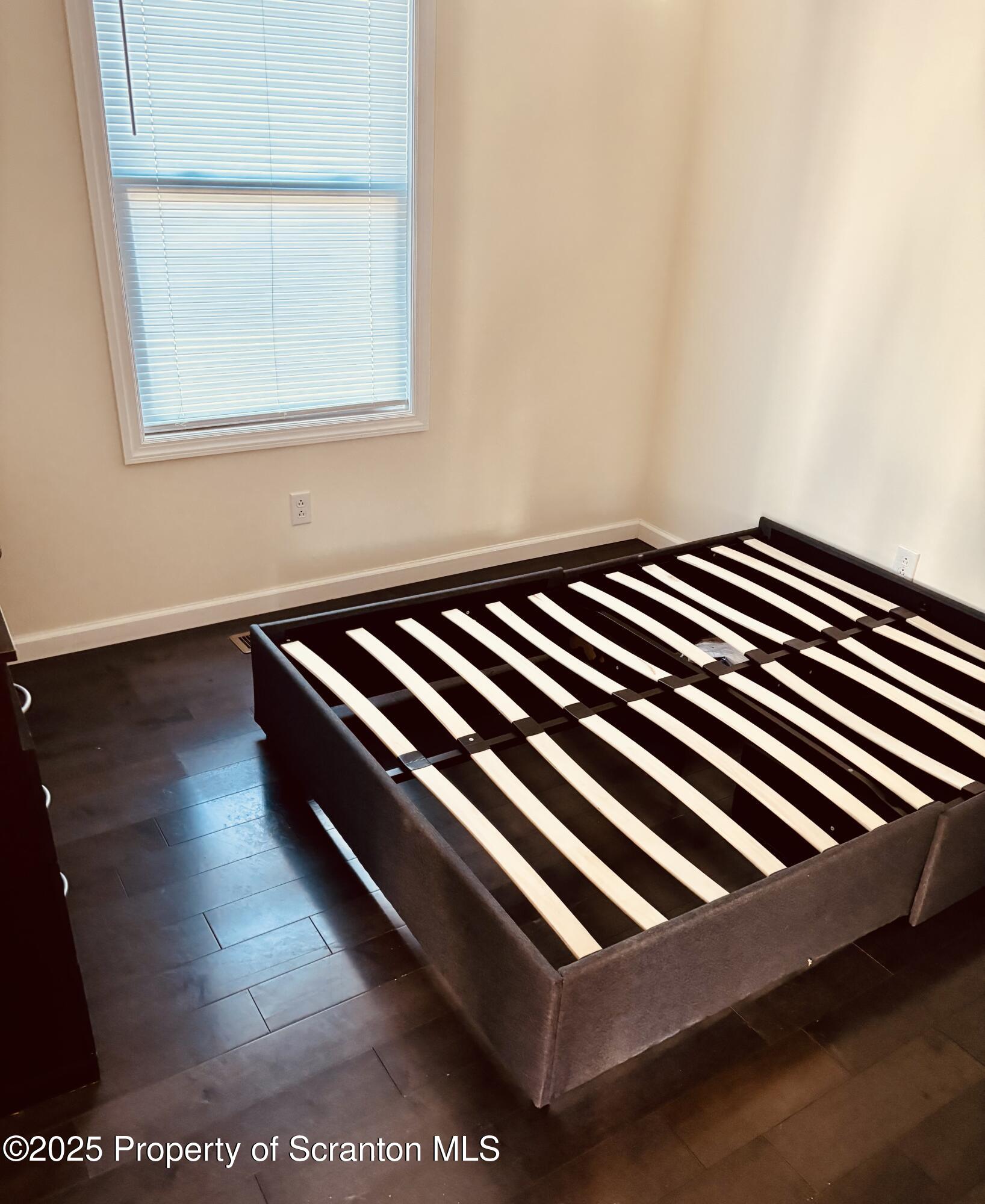 3709 Laurel Avenue Unit: REAR 2nd Floor