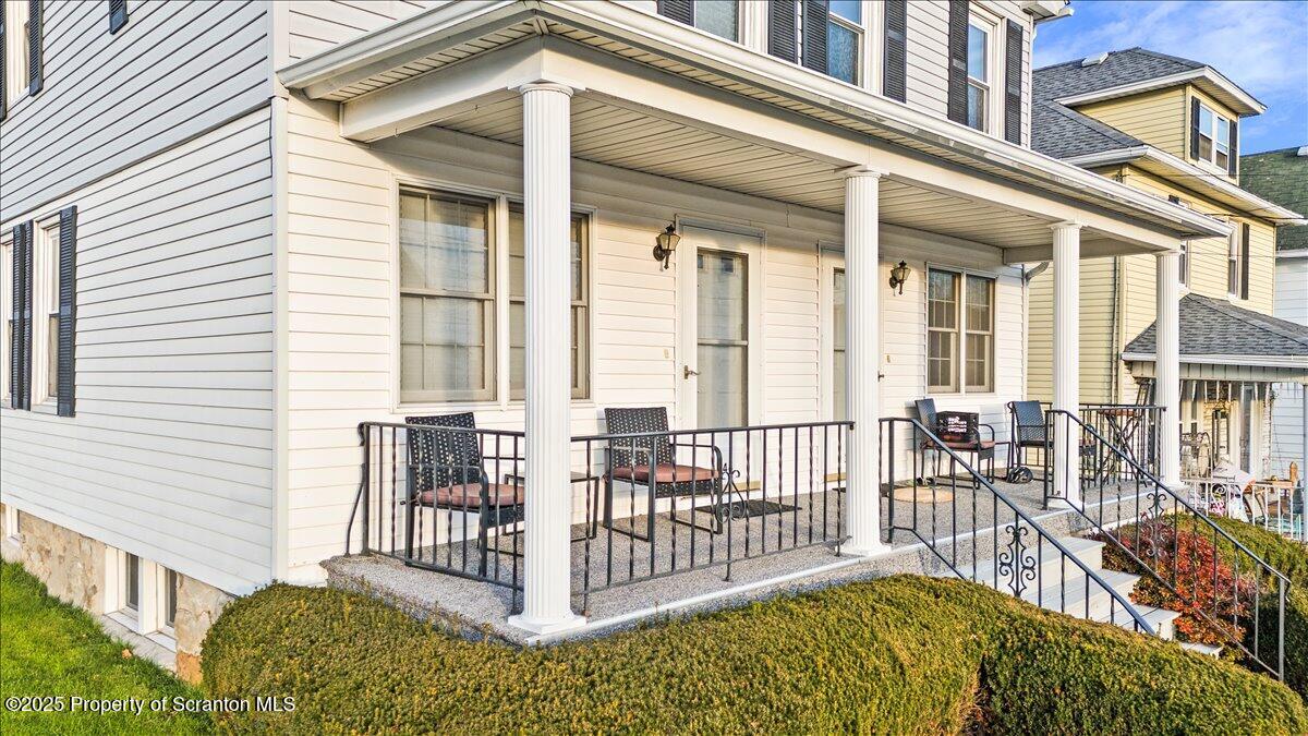 1446 Thackery Street