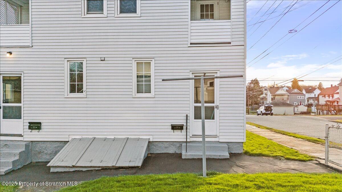 1446 Thackery Street