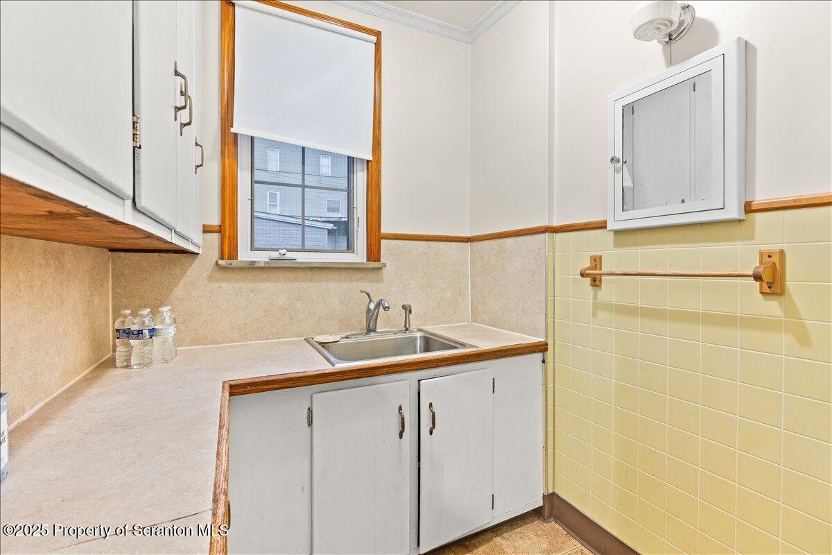 1446 Thackery Street