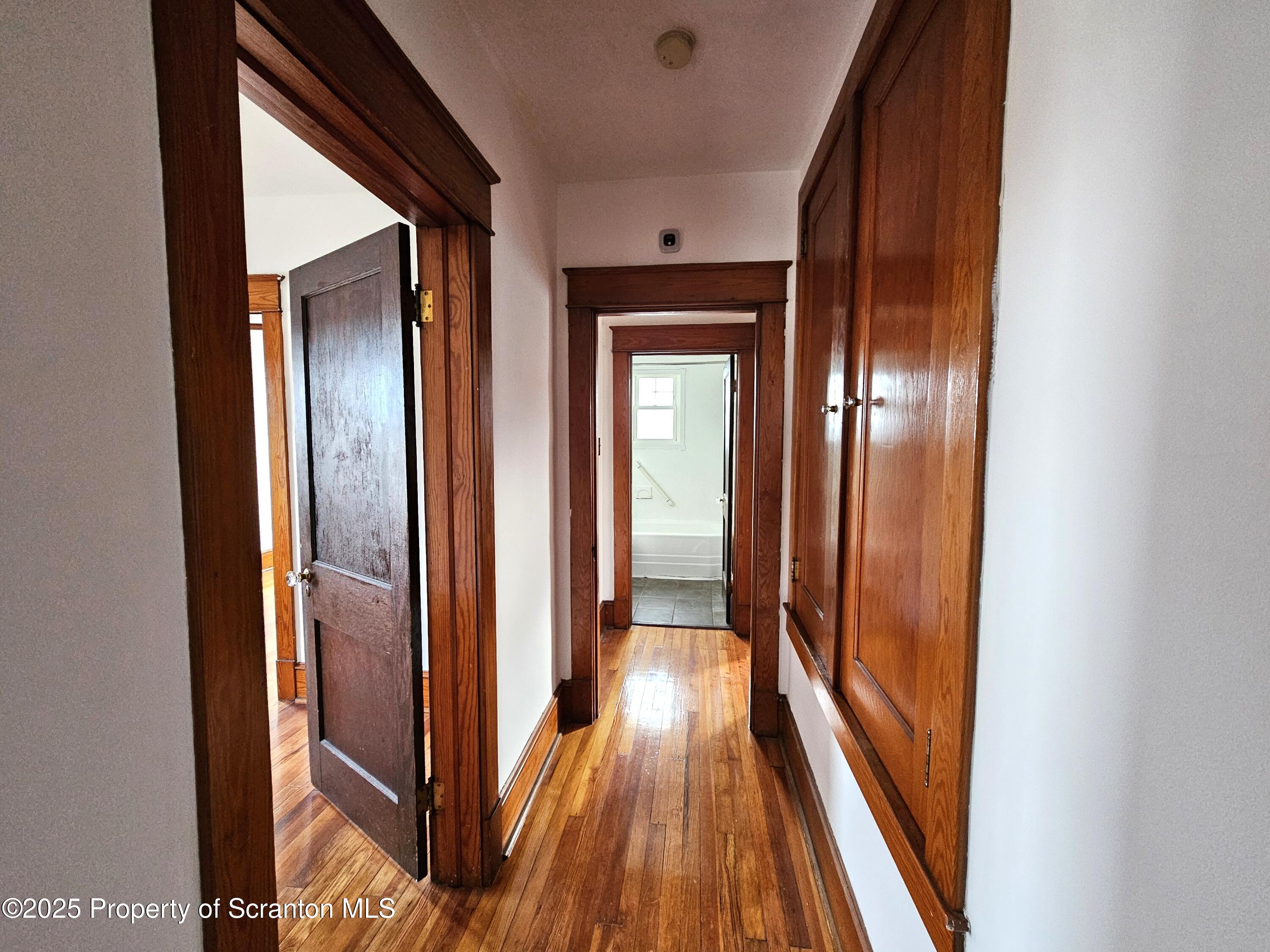 852 N Rebecca Avenue Unit: 2nd fl