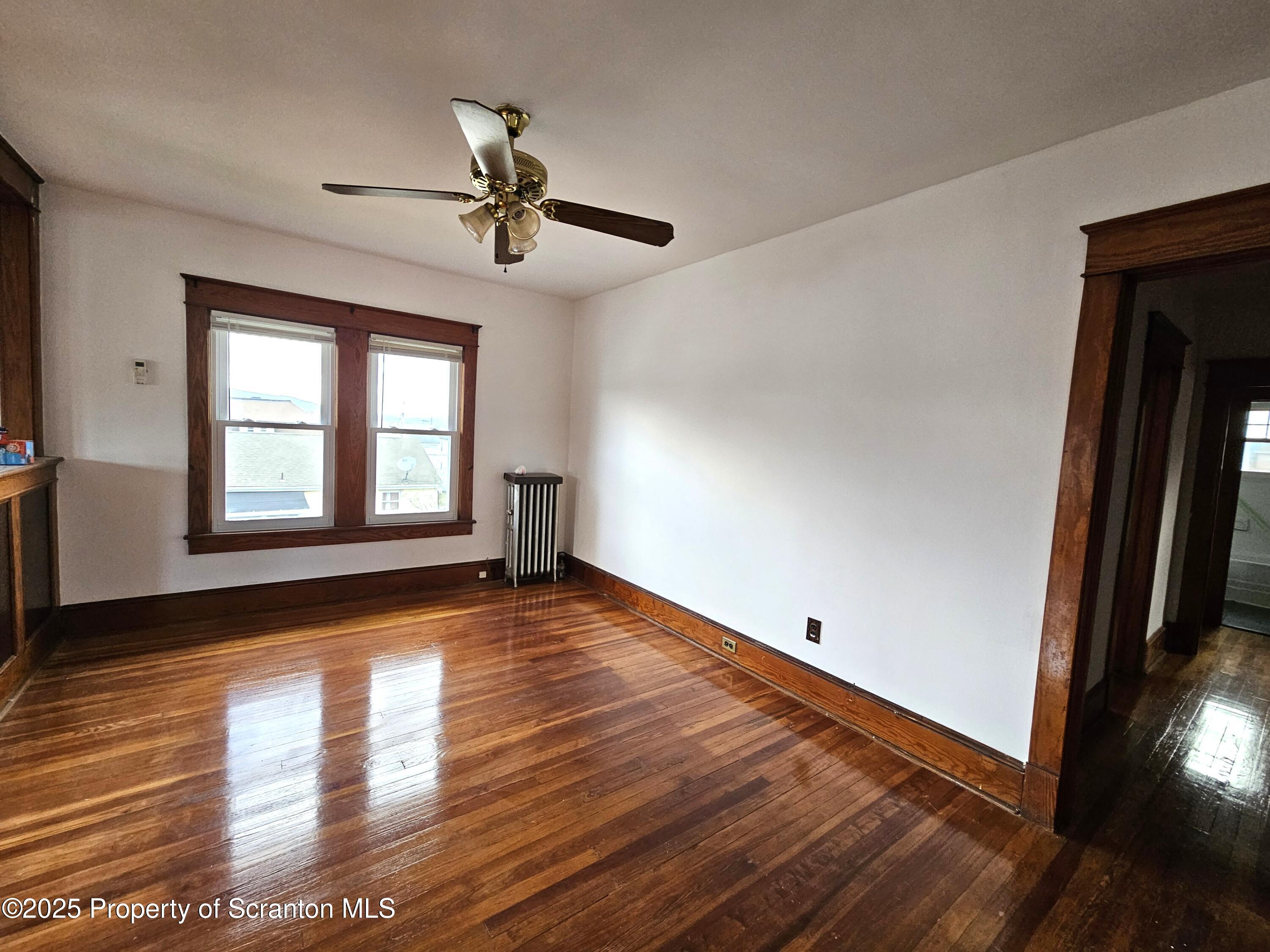 852 N Rebecca Avenue Unit: 2nd fl