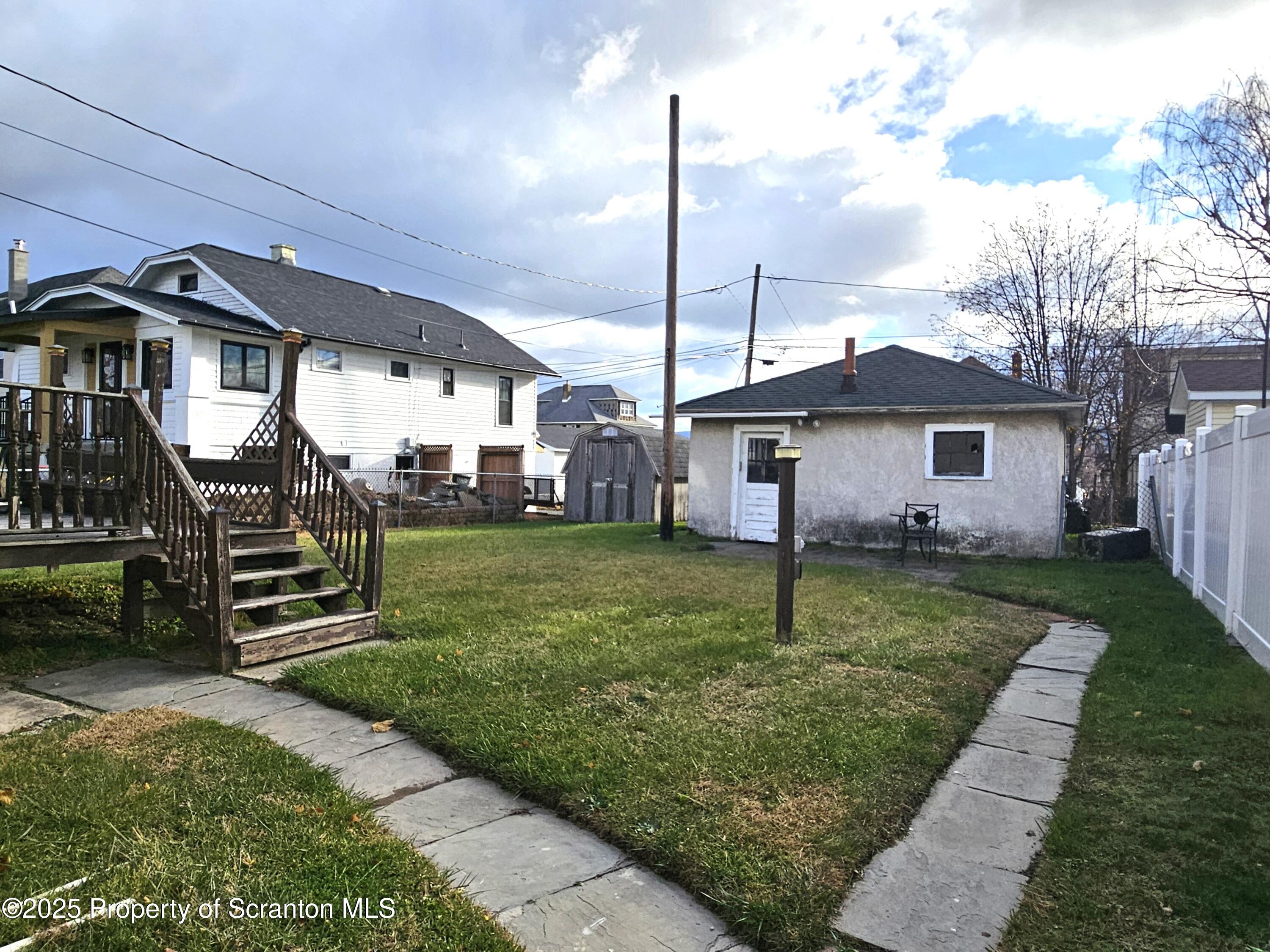 852 N Rebecca Avenue Unit: 2nd fl