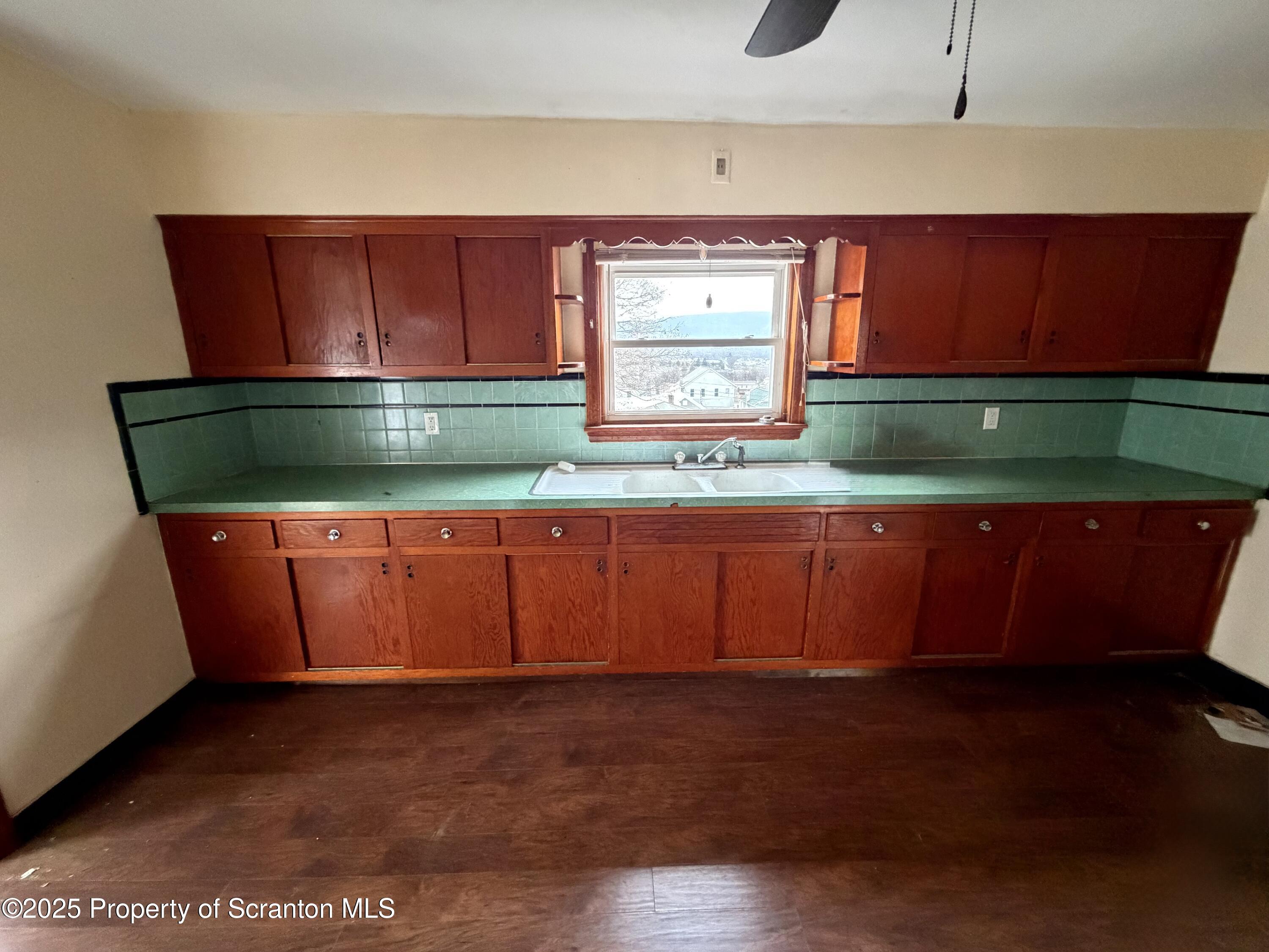 149 Tompkins Street Unit: 2