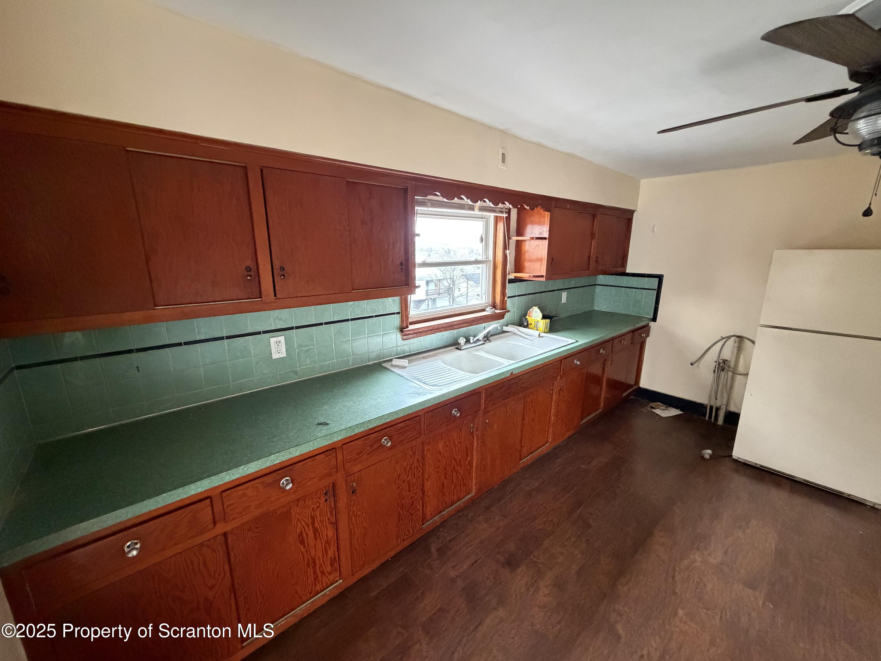 149 Tompkins Street Unit: 2