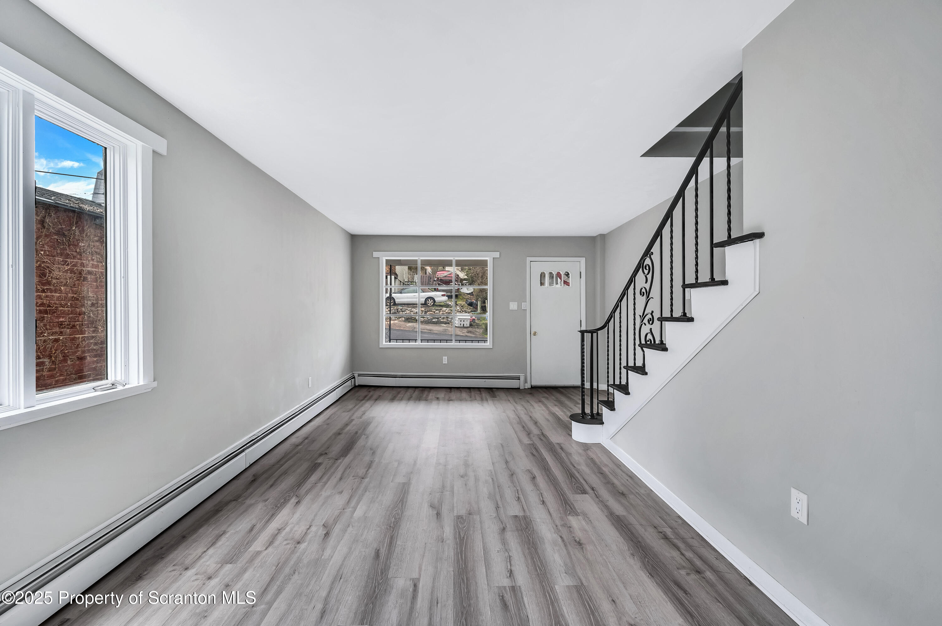 196-198 Chamberlain Street Unit: 198