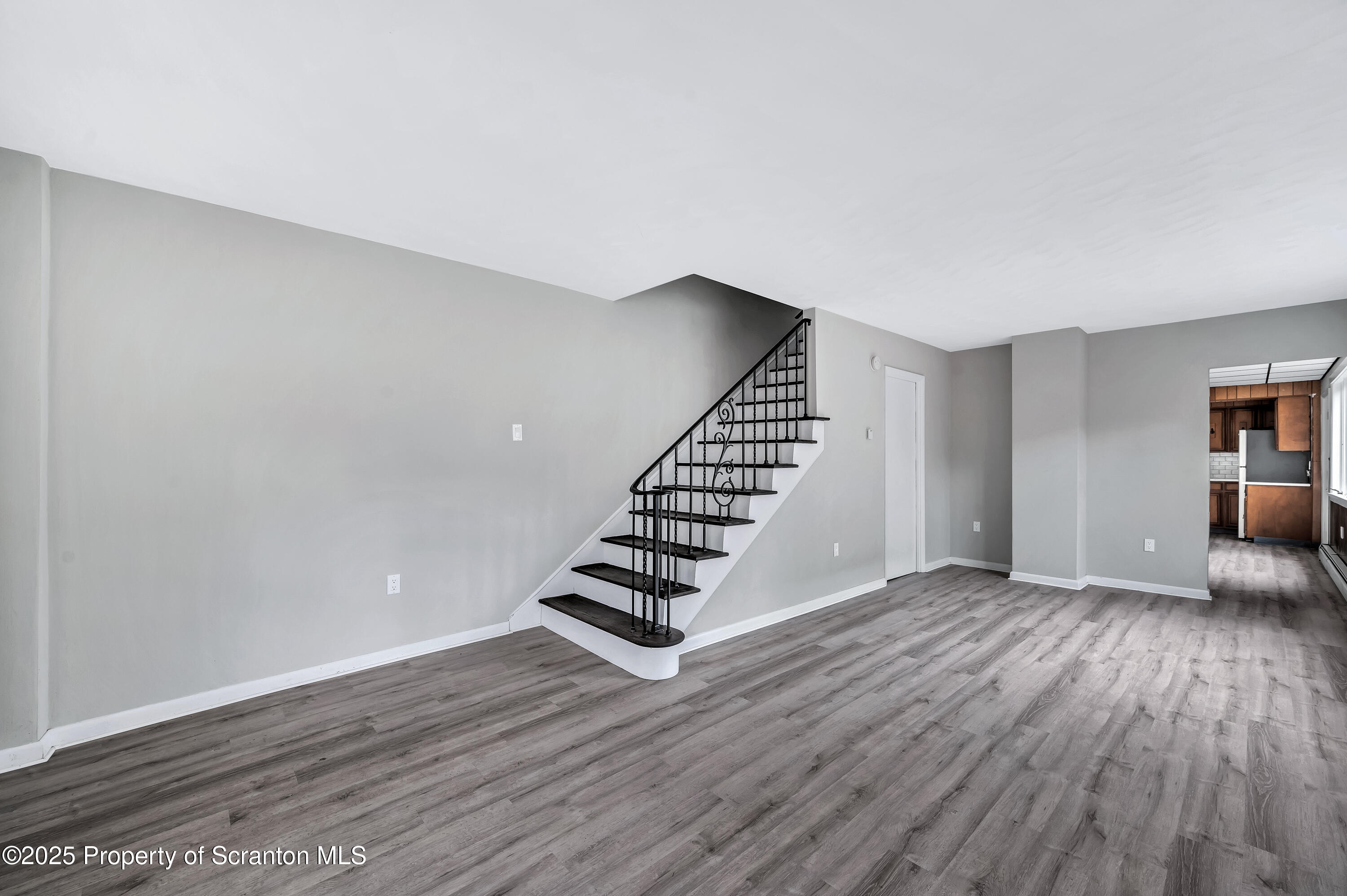 196-198 Chamberlain Street Unit: 198