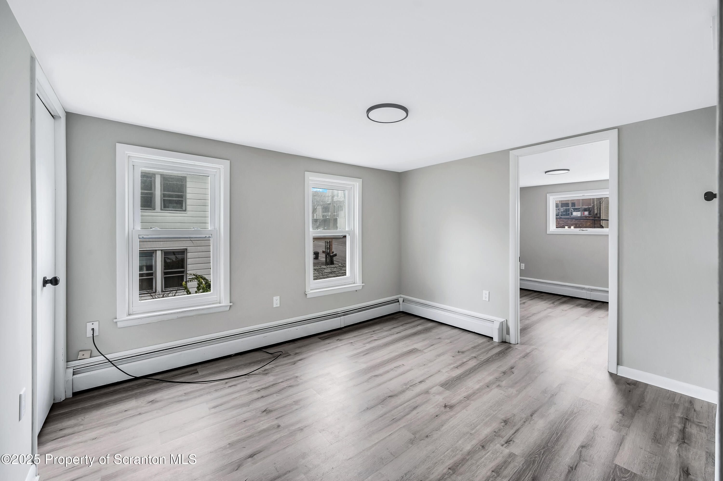 196-198 Chamberlain Street Unit: 198