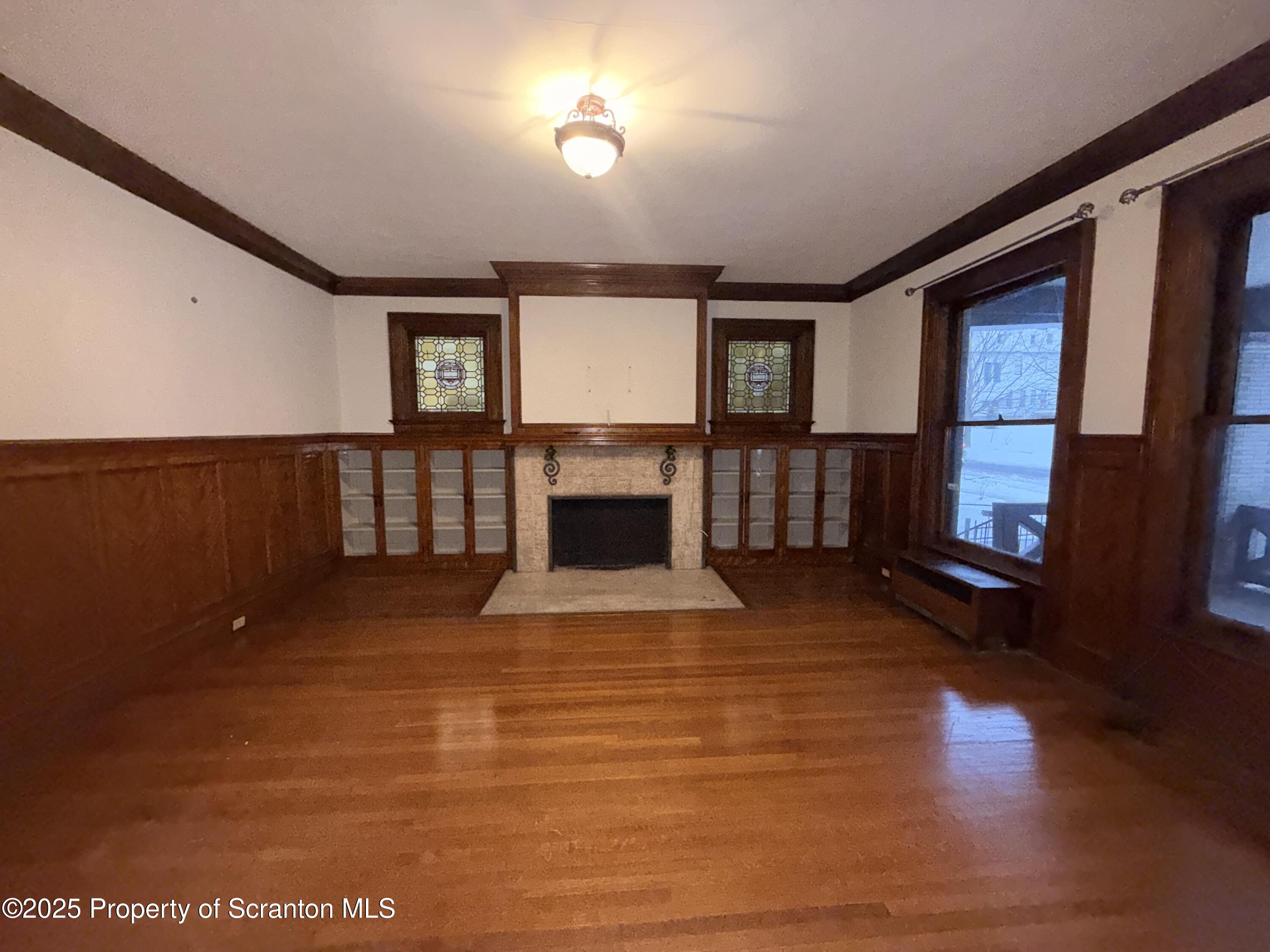629 Clay Avenue Unit: 1st floor