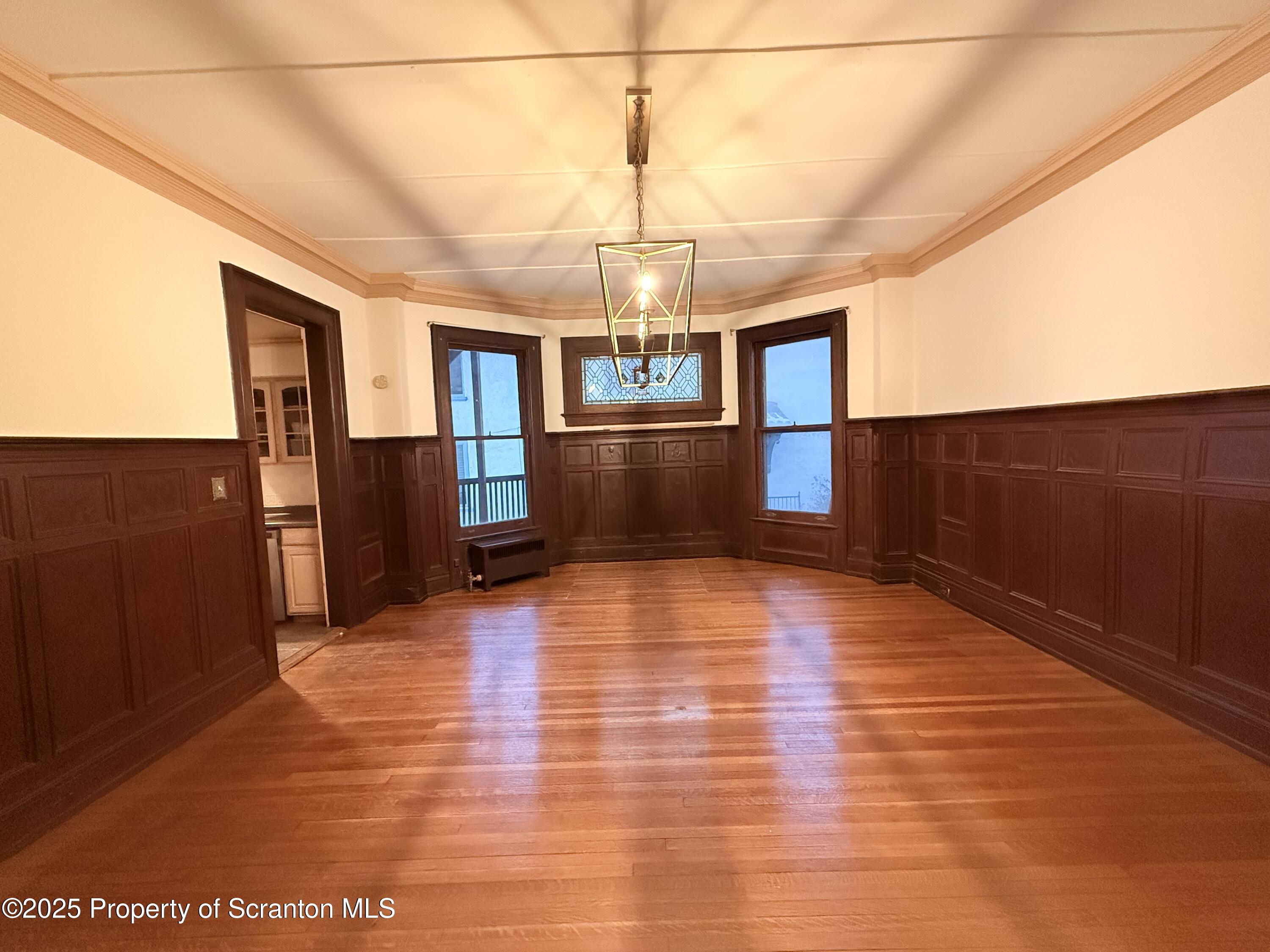 629 Clay Avenue Unit: 1st floor