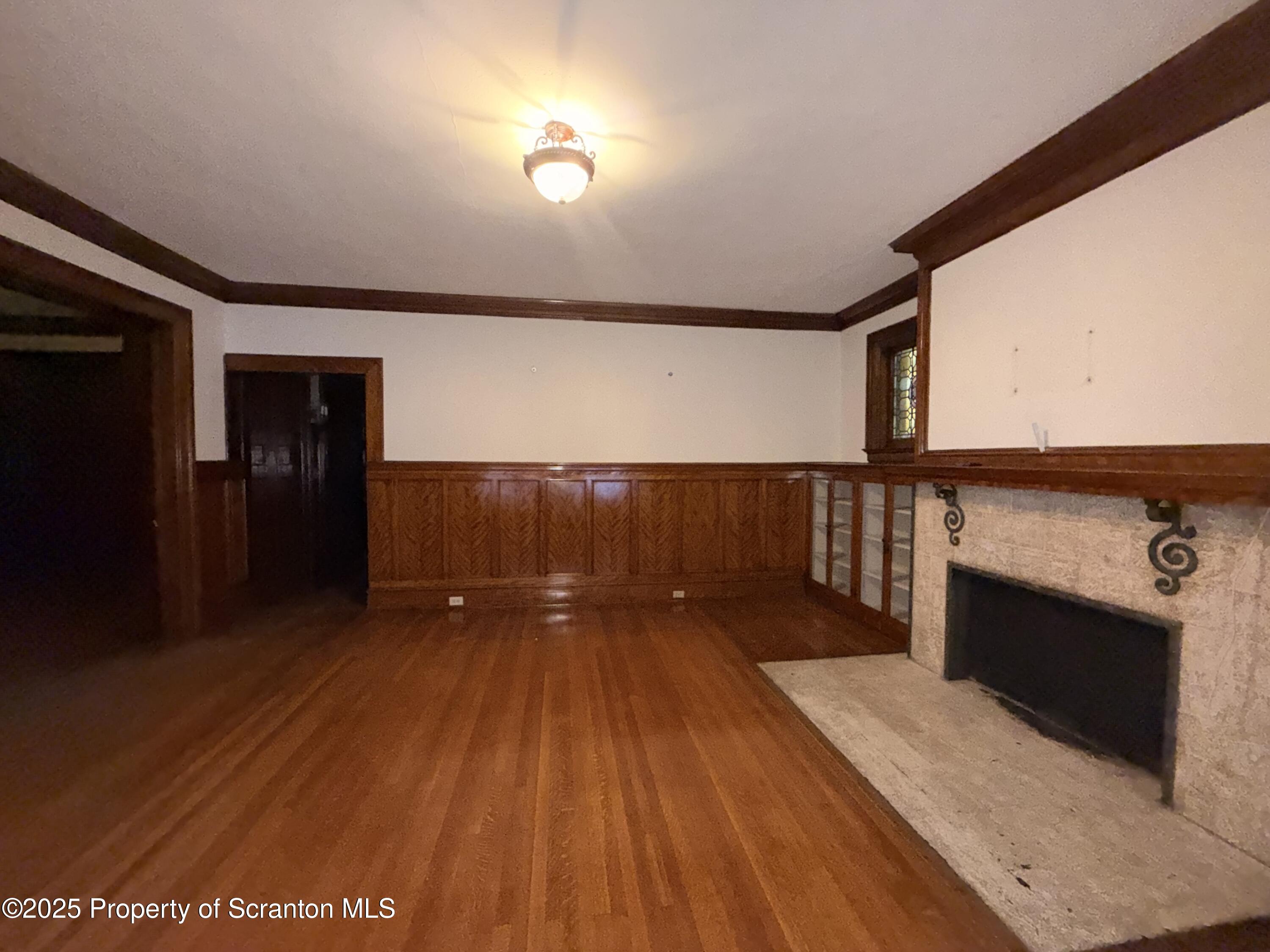 629 Clay Avenue Unit: 1st floor