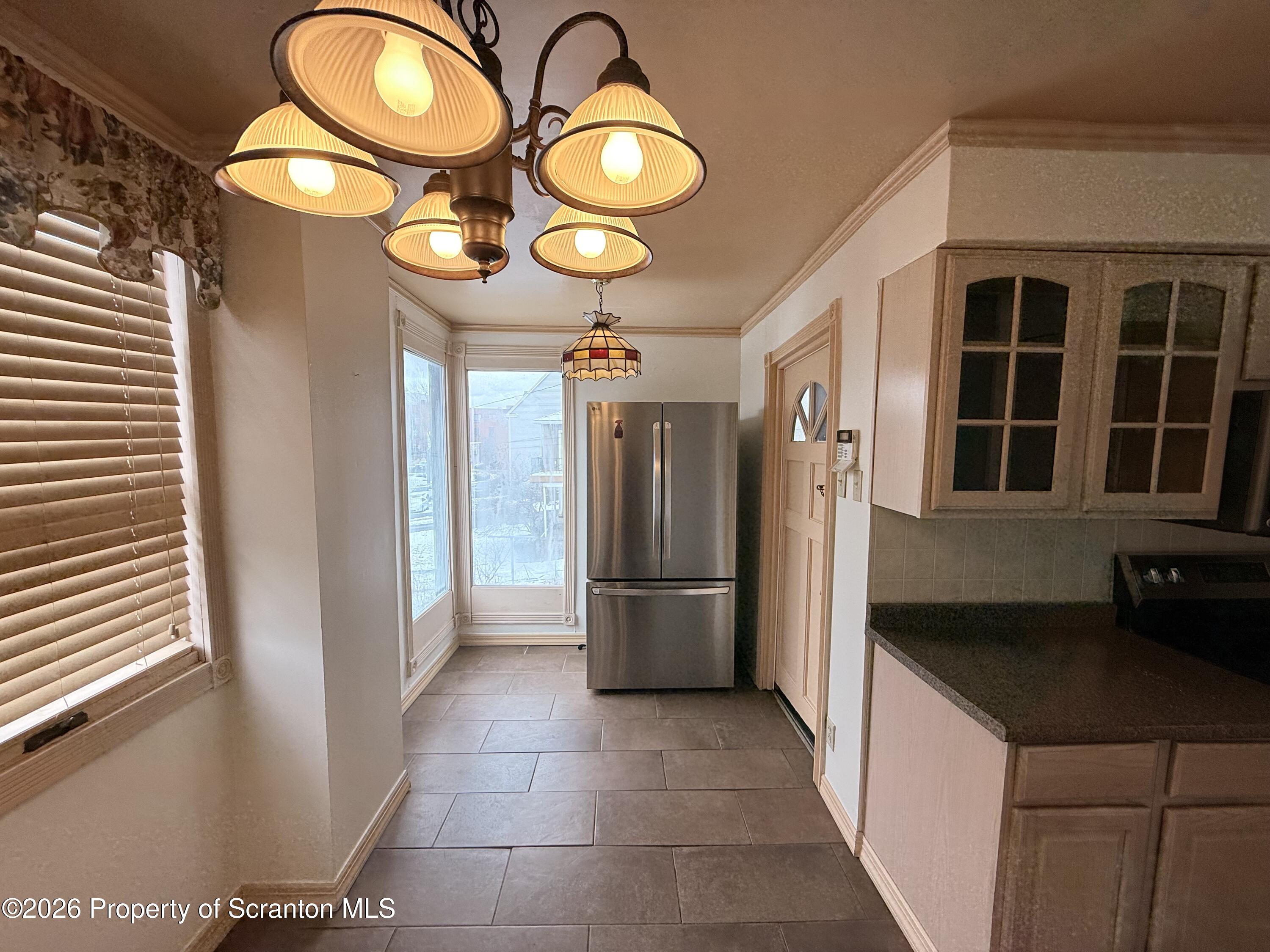 629 Clay Avenue Unit: 1st floor