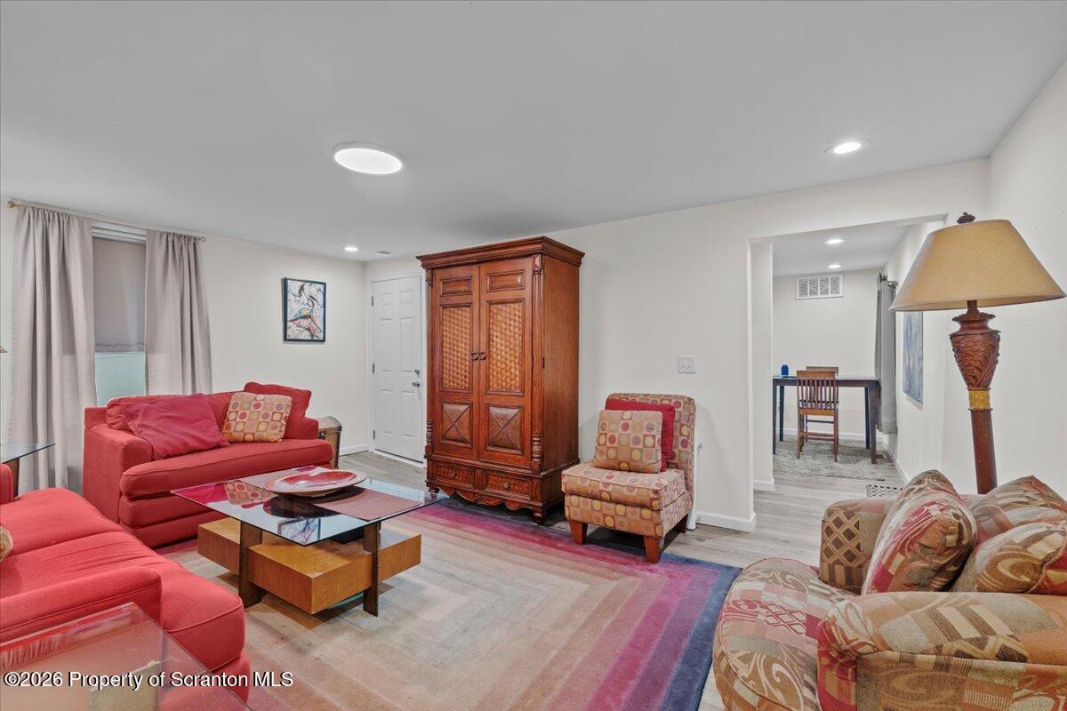 3709 Laurel Avenue Unit: REAR